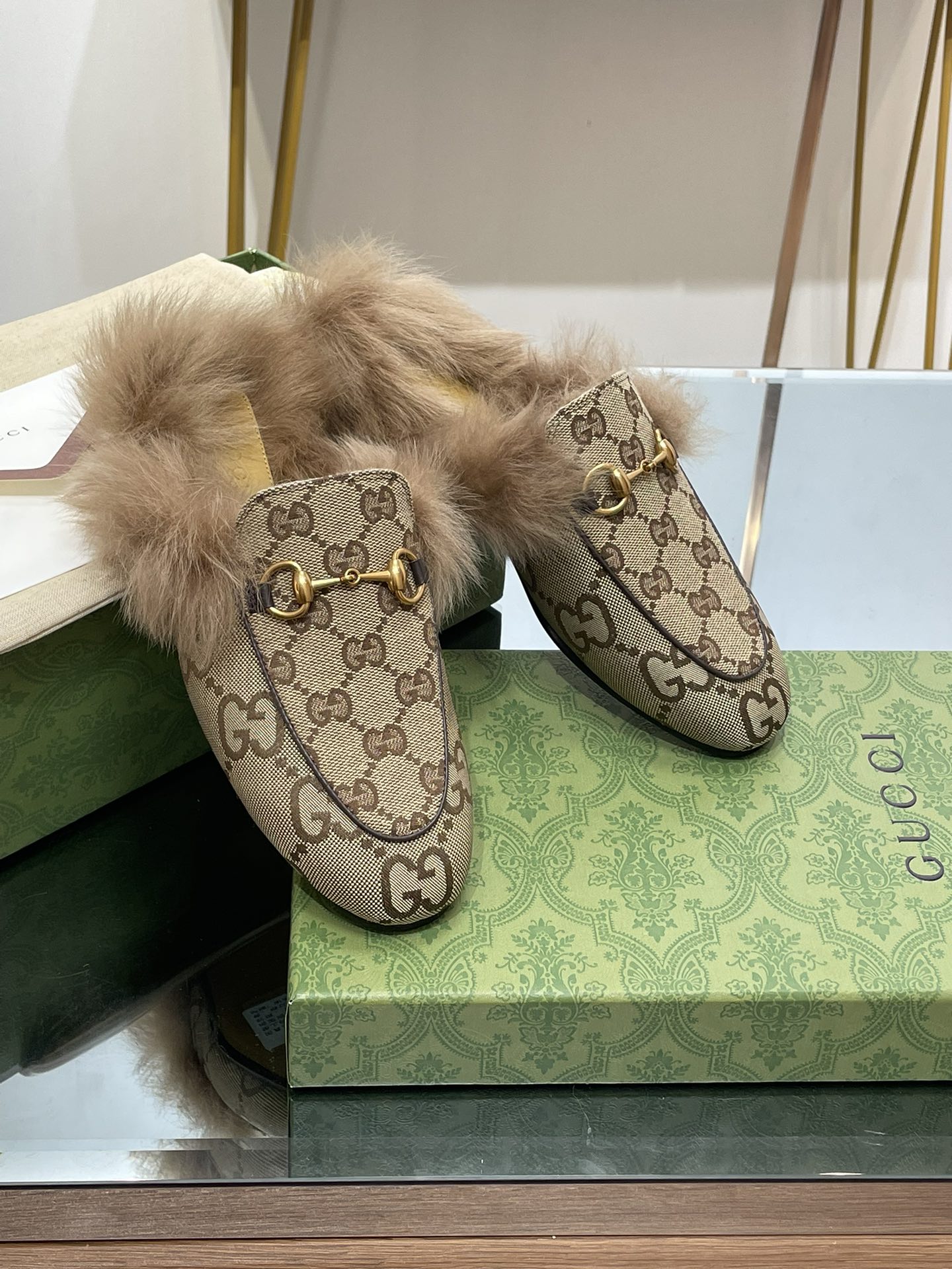 GUCCI グッチ フラットシューズ 本革 靴下履き ブラック