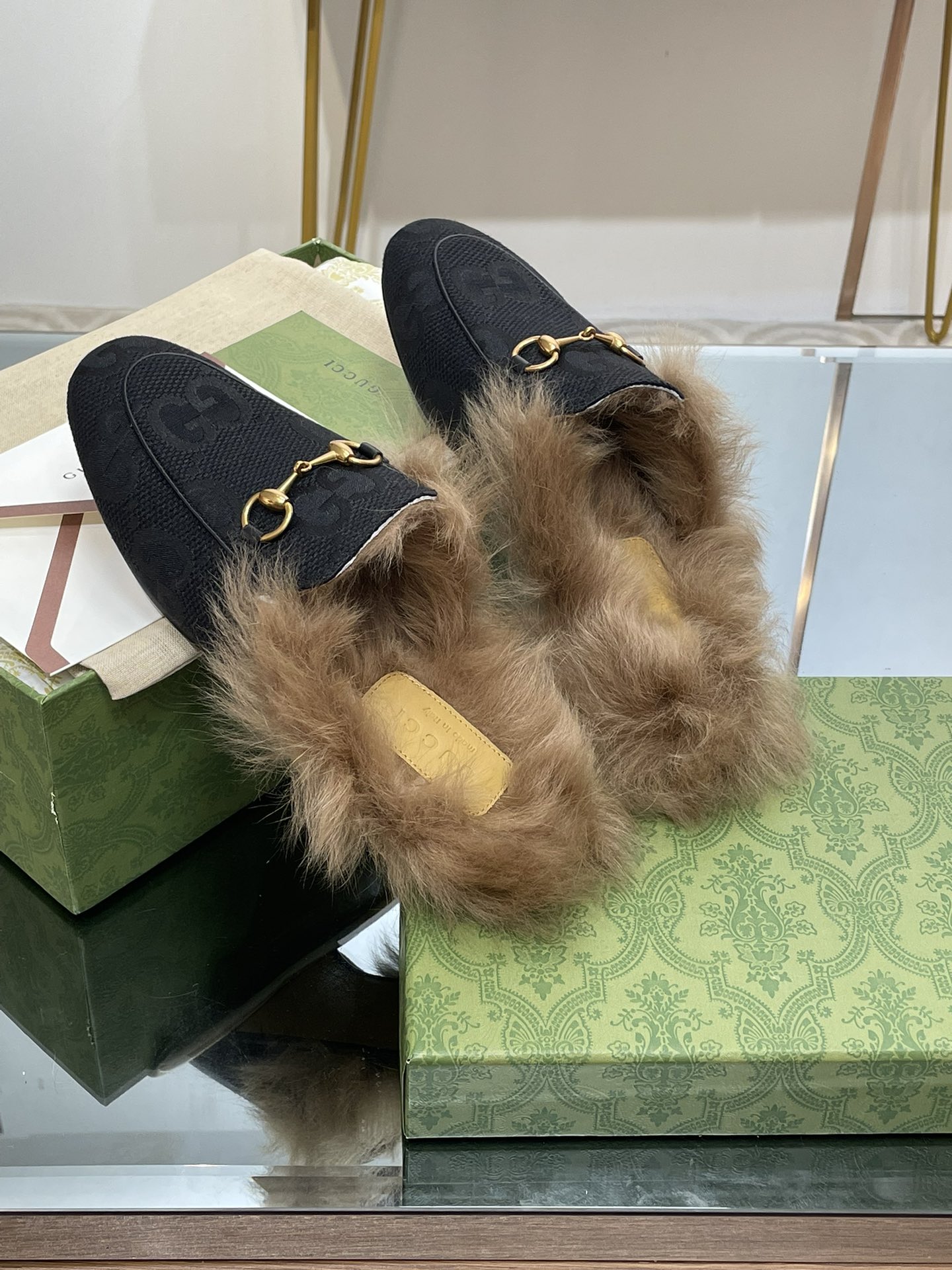 GUCCI グッチ フラットシューズ 本革 軽量 ブラック - 画像 5