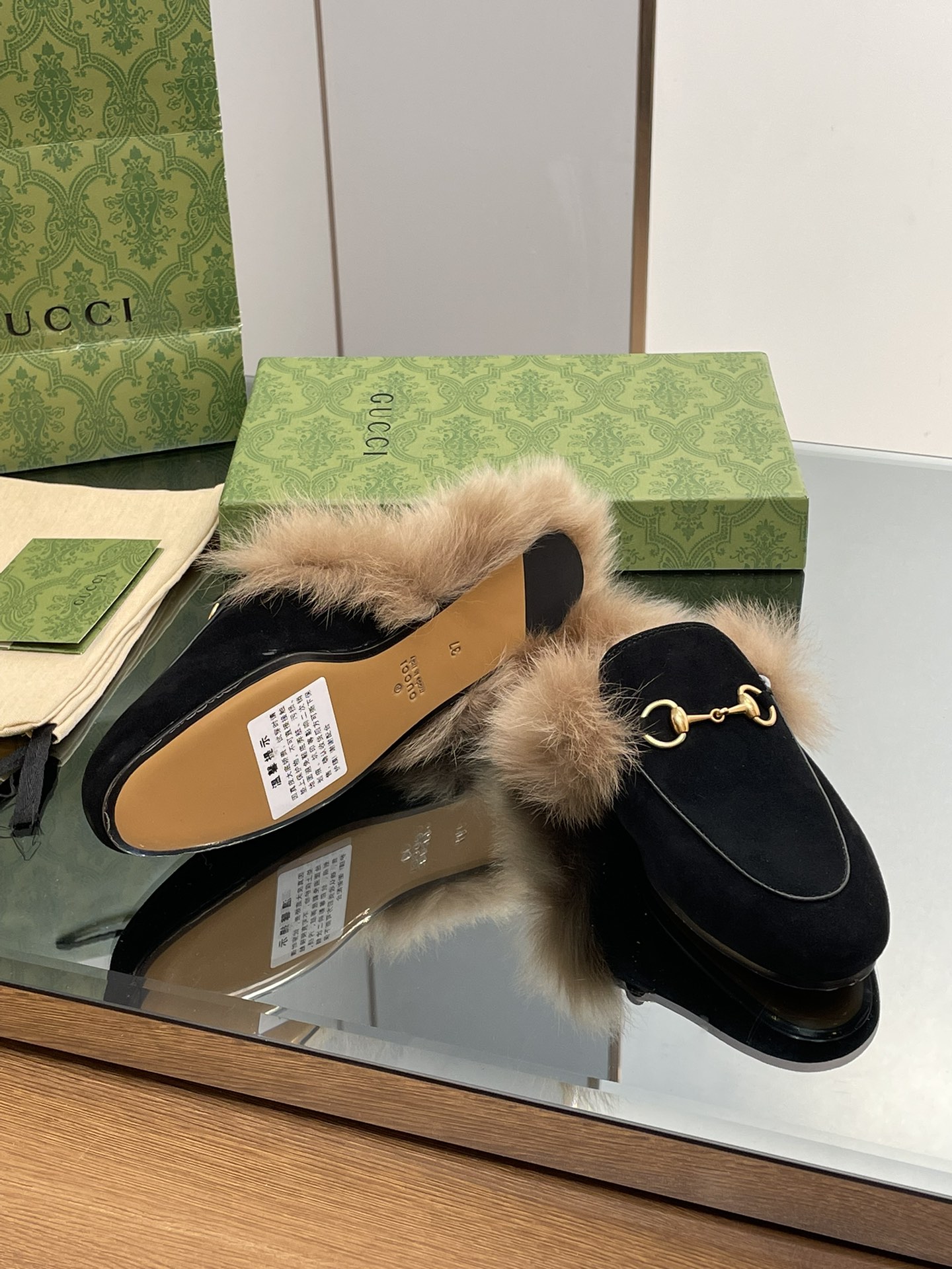 GUCCI グッチ フラットシューズ 本革 軽量 ファー ブラック - 画像 6
