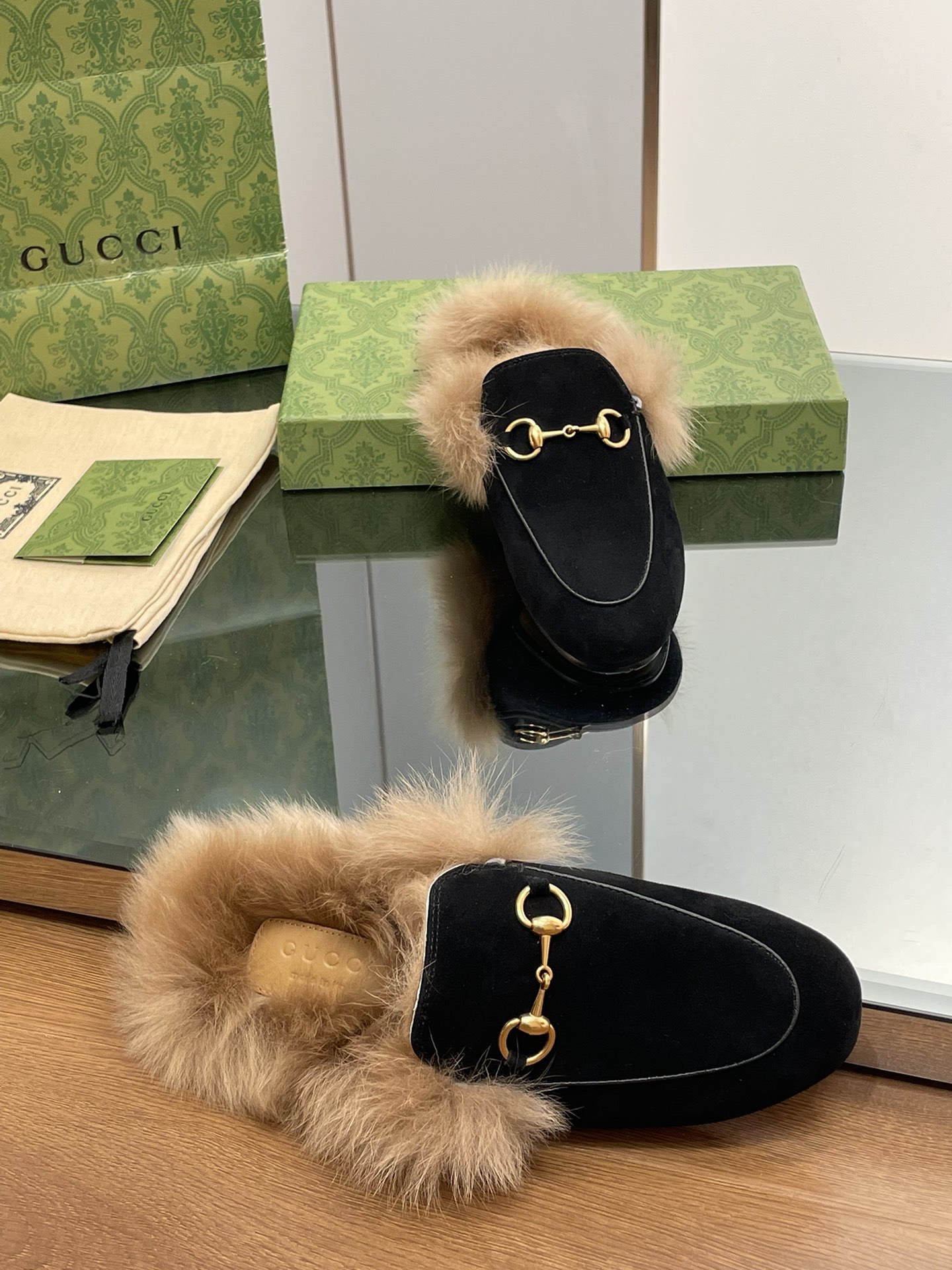 GUCCI グッチ フラットシューズ 本革 軽量 ファー ブラック - 画像 8