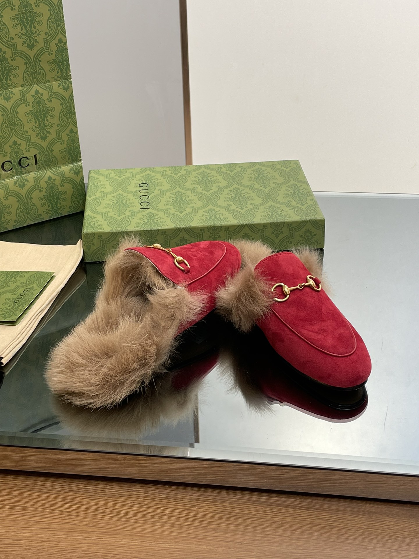 GUCCI グッチ フラットシューズ 本革 通勤 ブラック - 画像 7