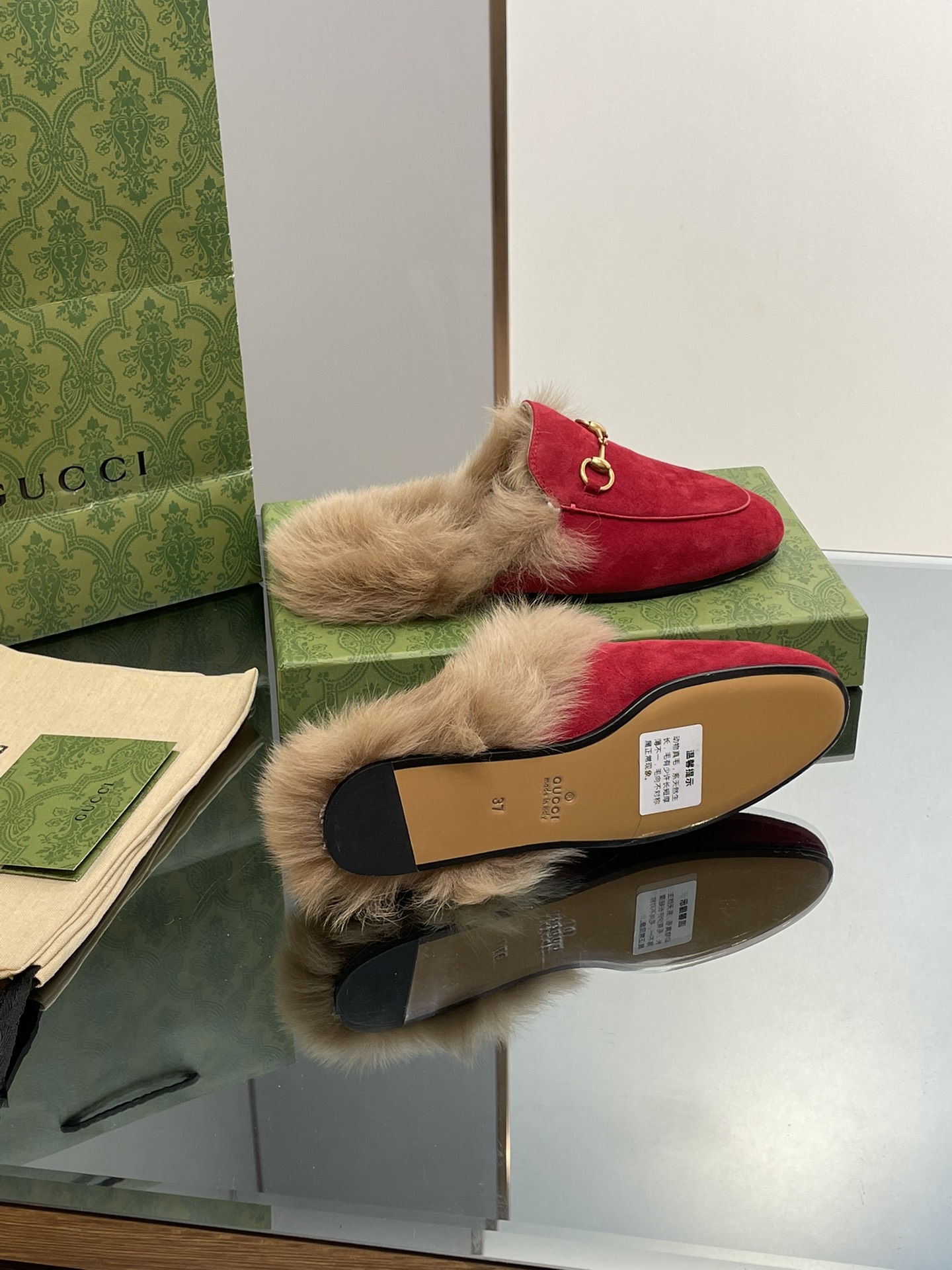 GUCCI グッチ フラットシューズ 本革 通勤 ブラック - 画像 9