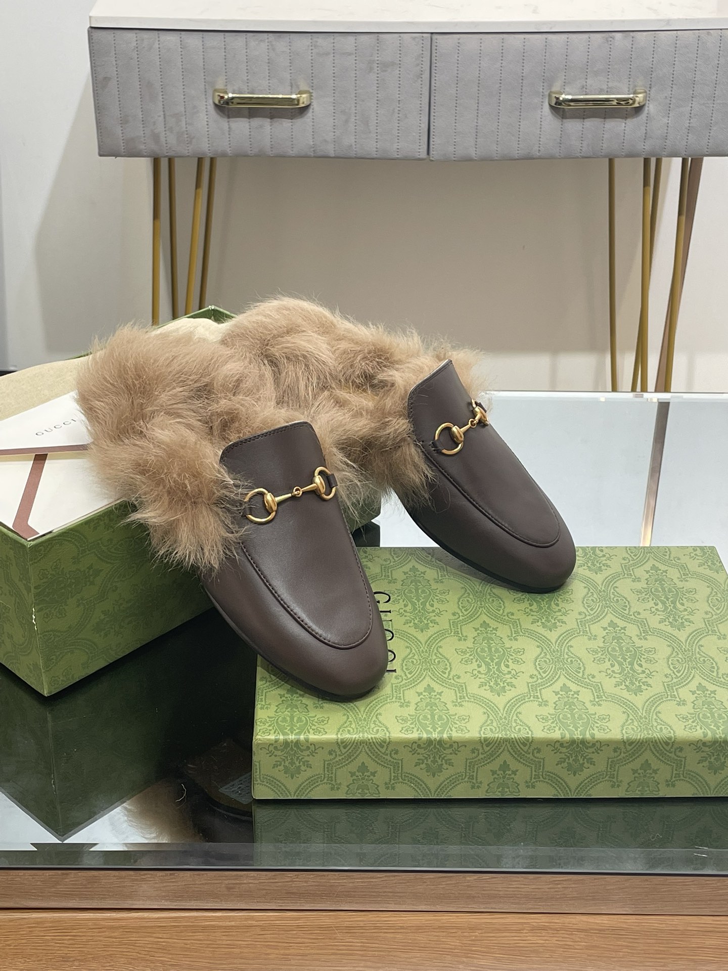 GUCCI グッチ フラットシューズ 本革 毛付き ローファー ブラック