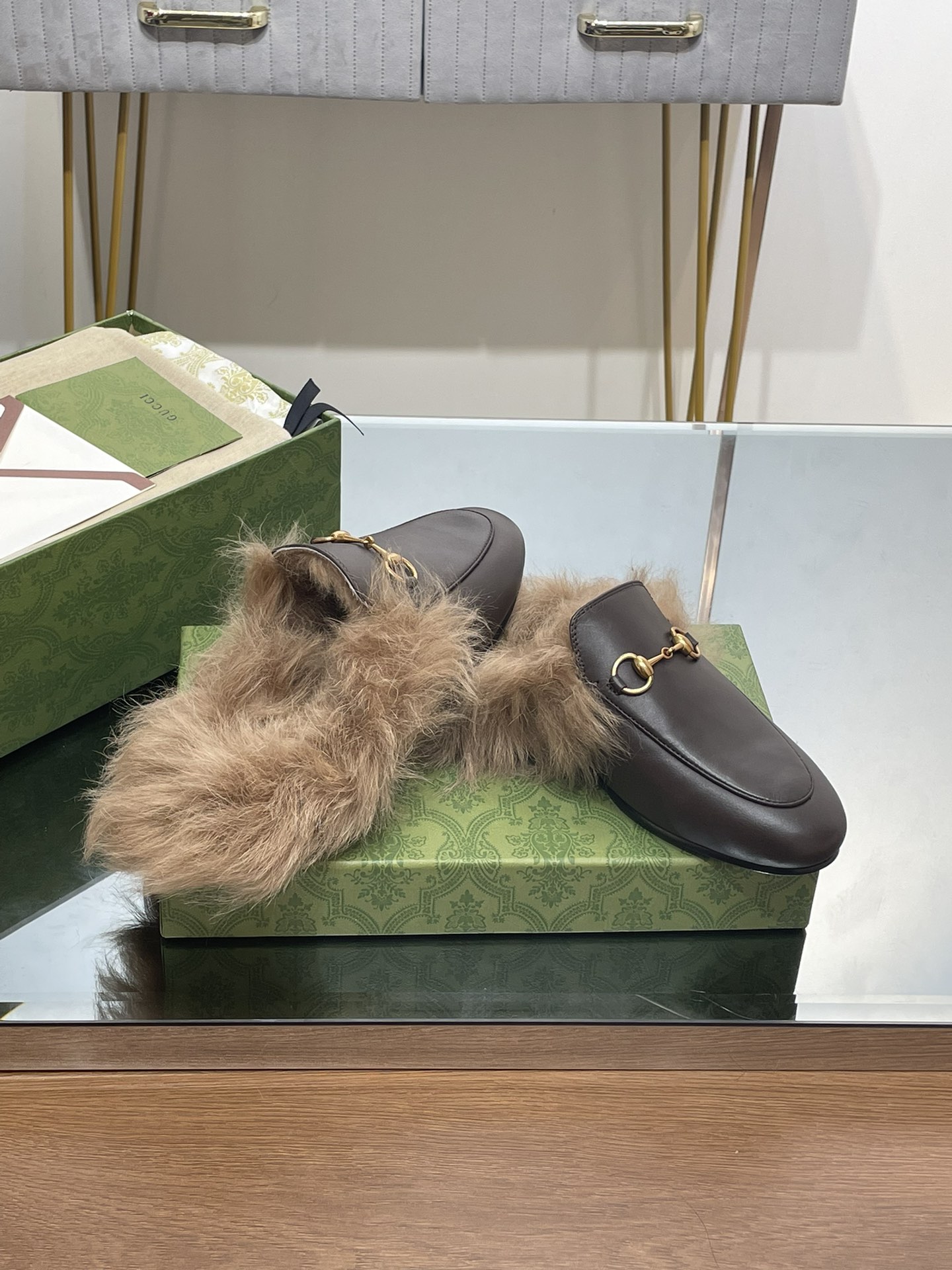 GUCCI グッチ フラットシューズ 本革 毛付き ローファー ブラック - 画像 8