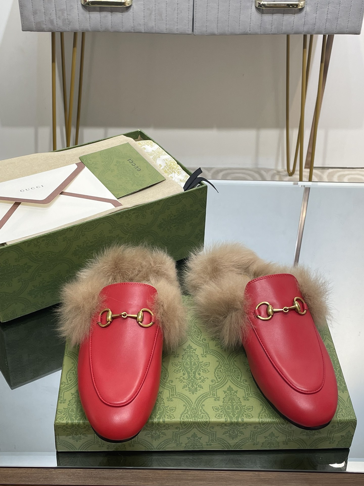 GUCCI グッチ フラットシューズ 本革 毛先 レッド - 画像 3