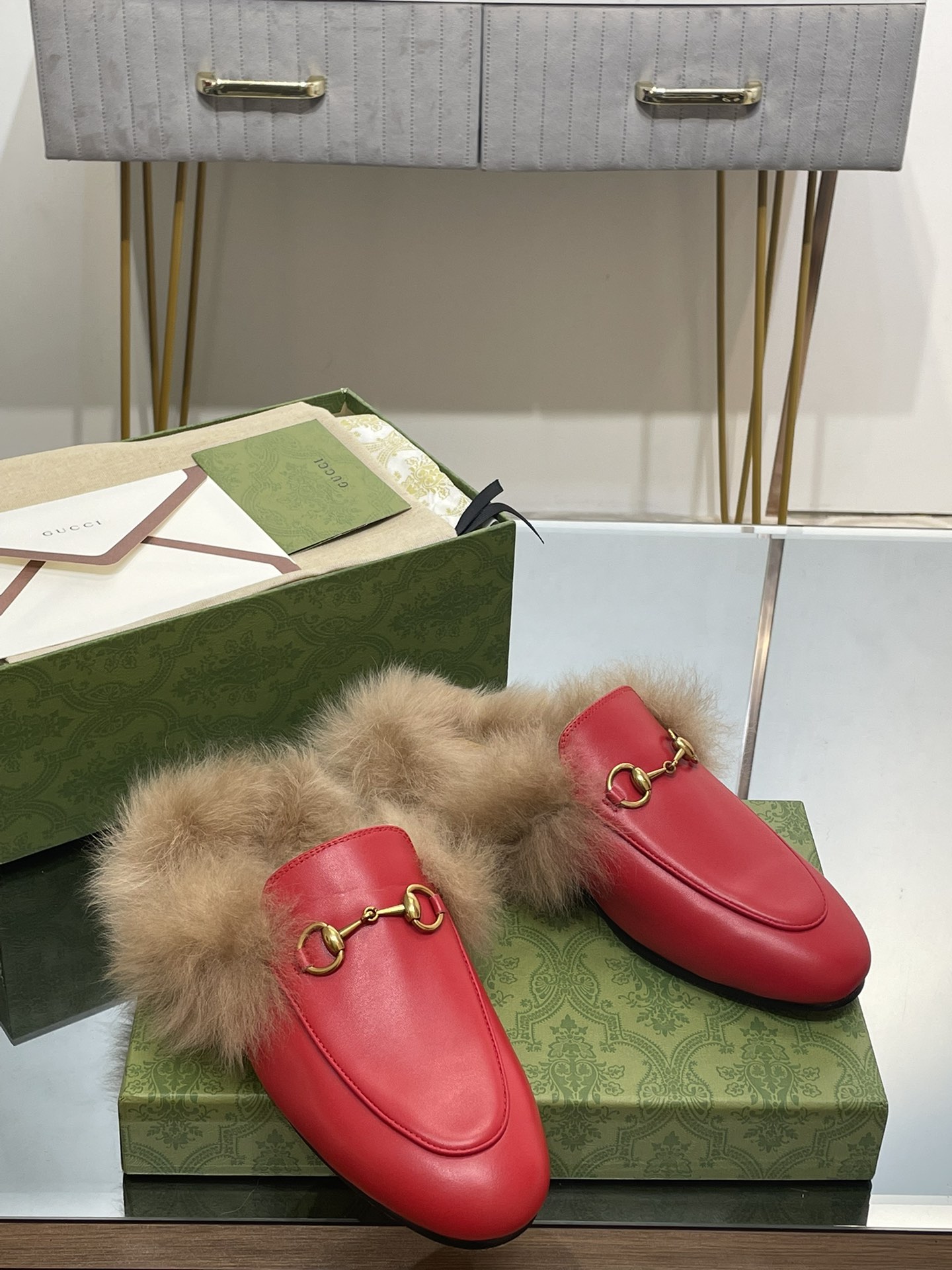 GUCCI グッチ フラットシューズ 本革 毛先 レッド - 画像 4