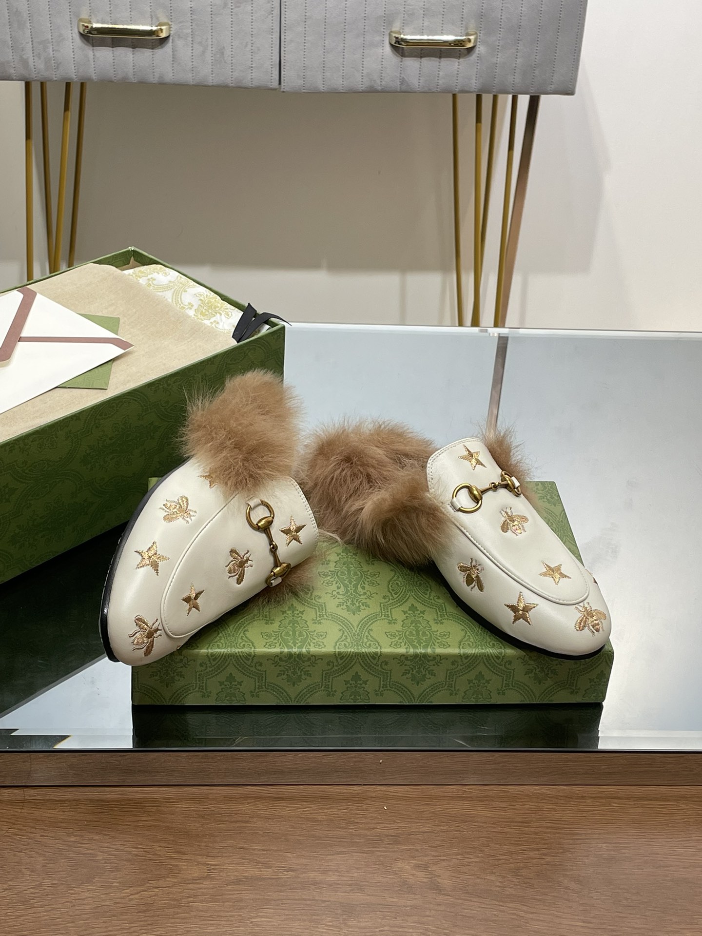 GUCCI グッチ フラットシューズ 本革 軽量 毛先 ファー ベージュ - 画像 9