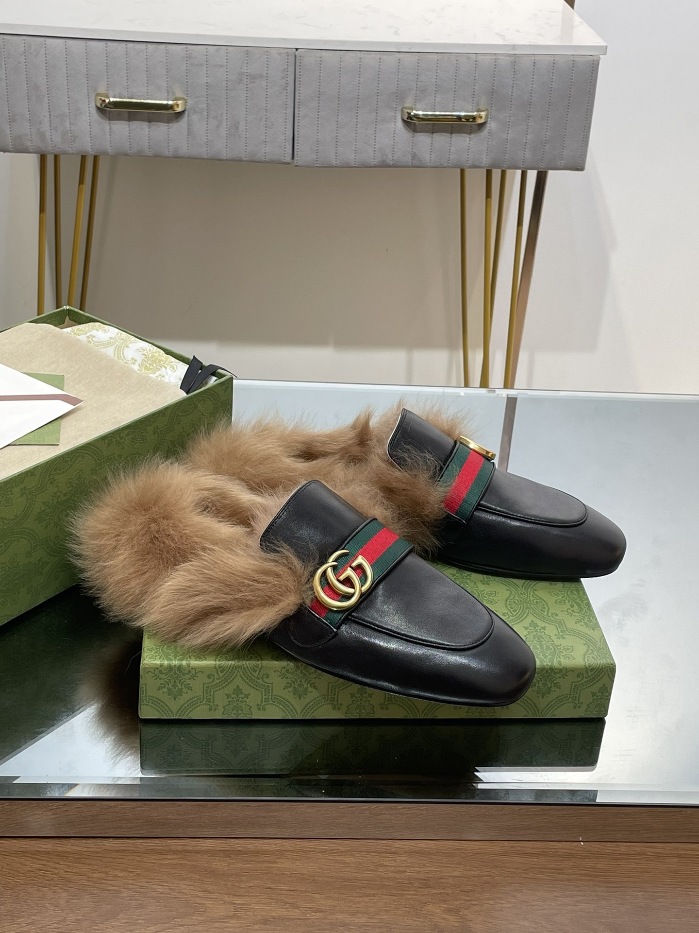 GUCCI グッチ フラットシューズ 本革 毛先 ローファー ブラック - 画像 3