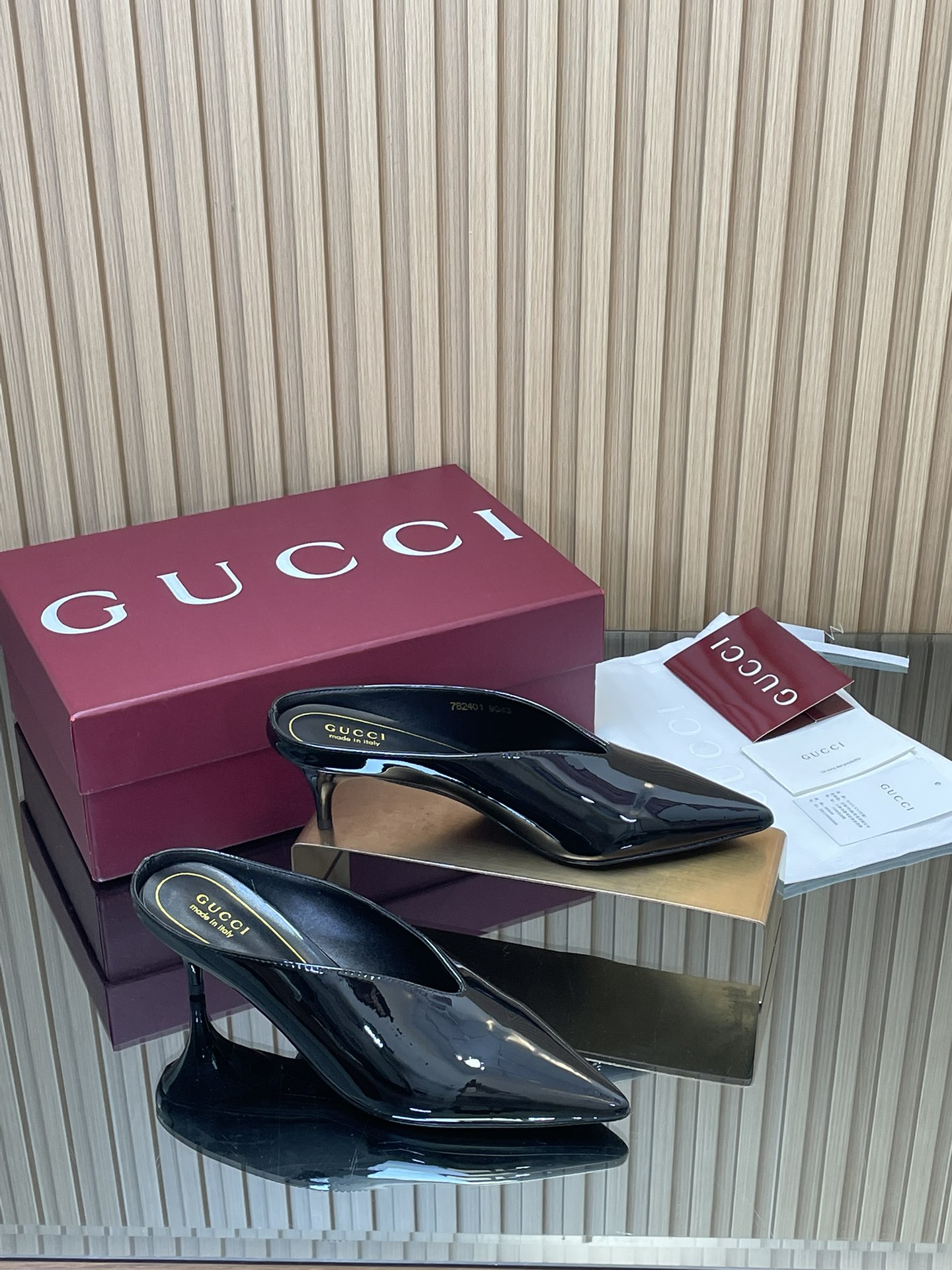GUCCI グッチ ミュール フラットシューズ 本革 ブラック