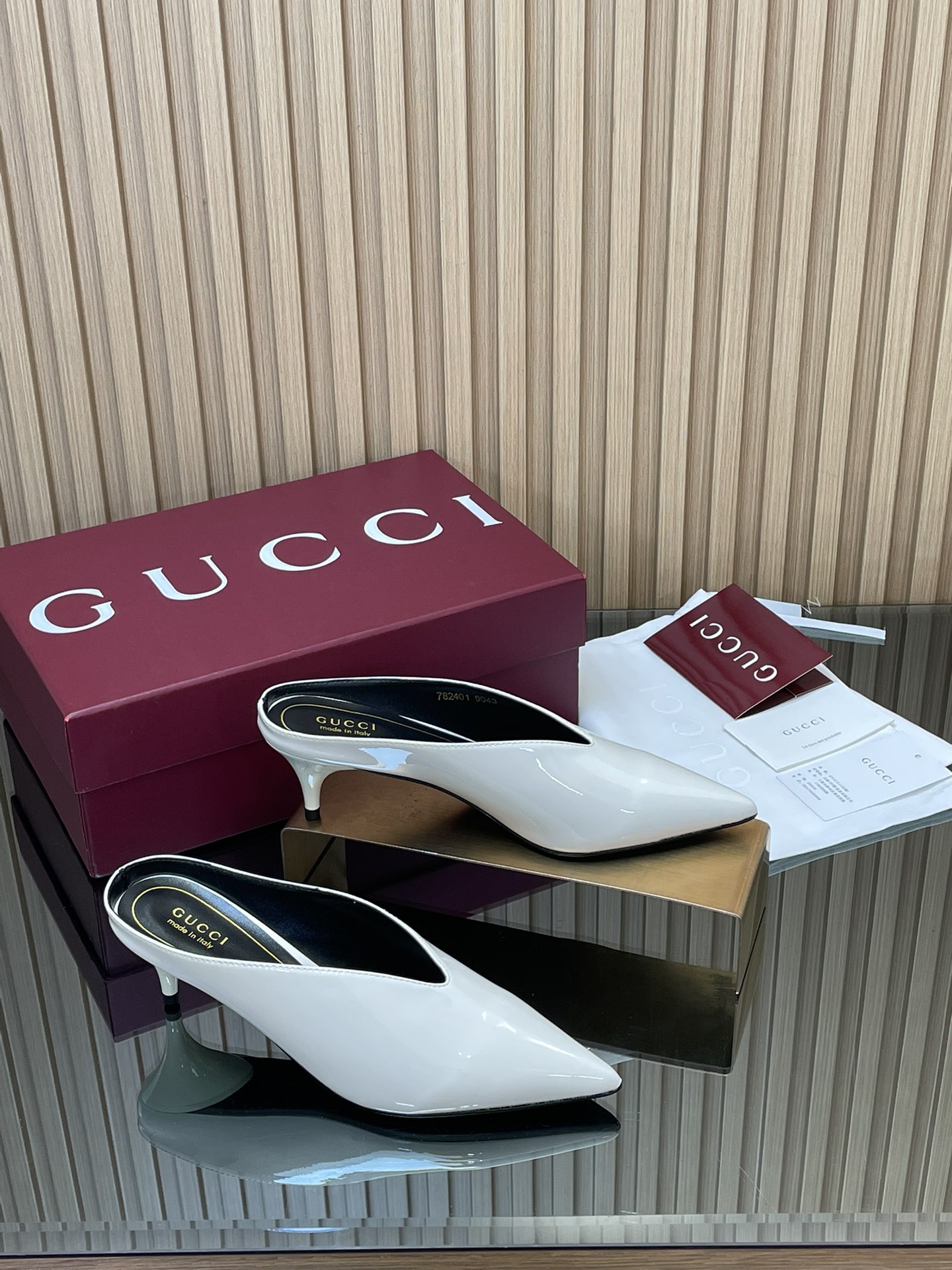 GUCCI グッチ ミュール 本革 通勤 通学 ブラック