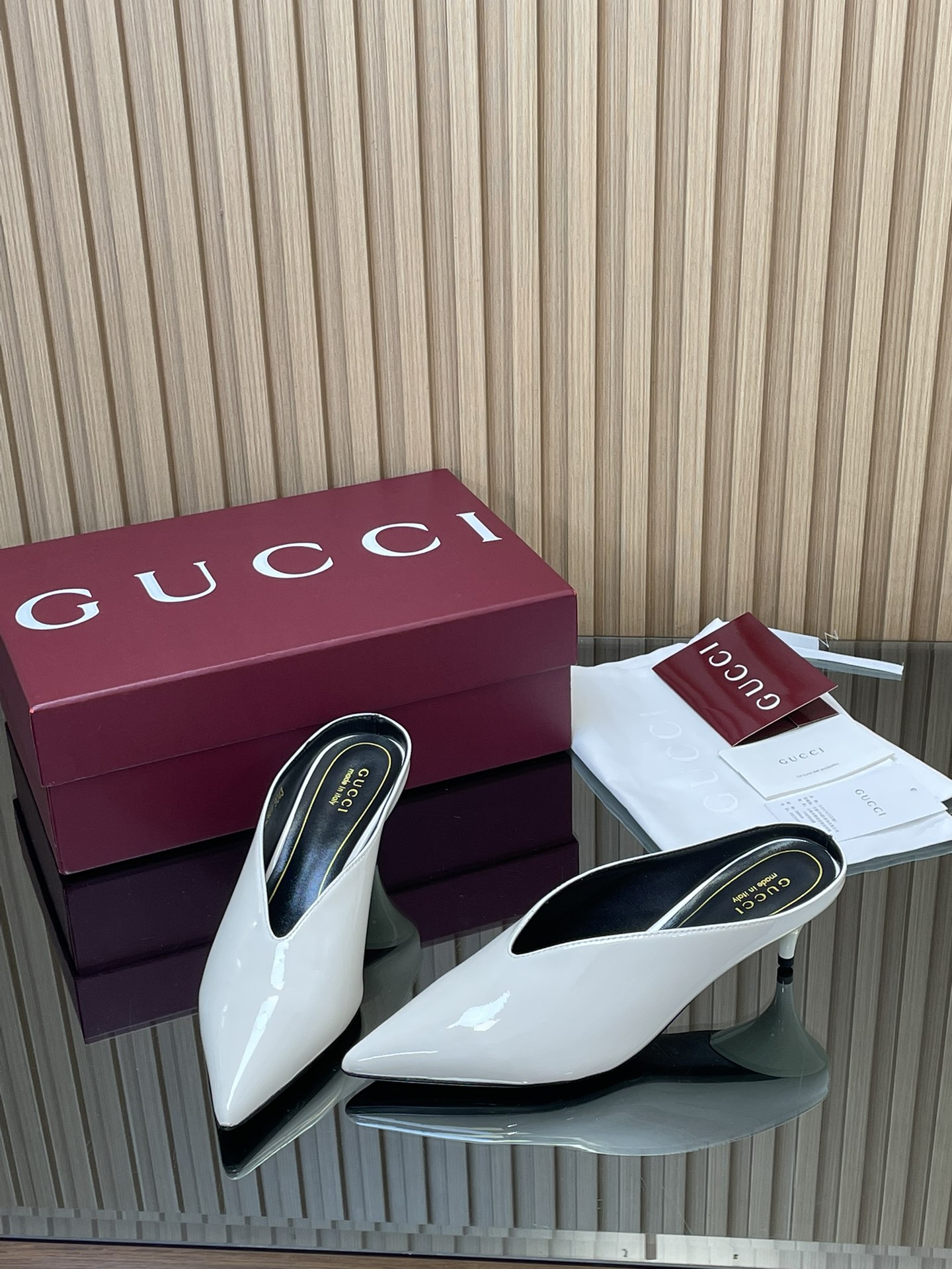GUCCI グッチ ミュール 本革 通勤 通学 ブラック - 画像 3