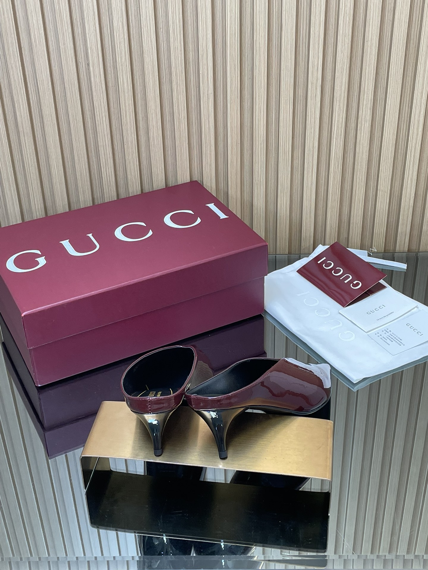 GUCCI グッチ フラットシューズ 本革 通勤 ブラック - 画像 5