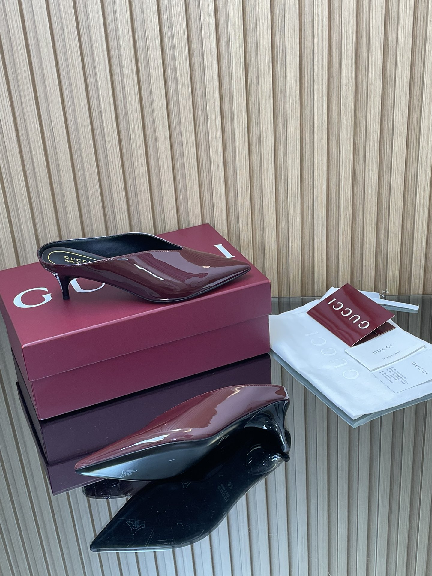 GUCCI グッチ フラットシューズ 本革 通勤 ブラック - 画像 9