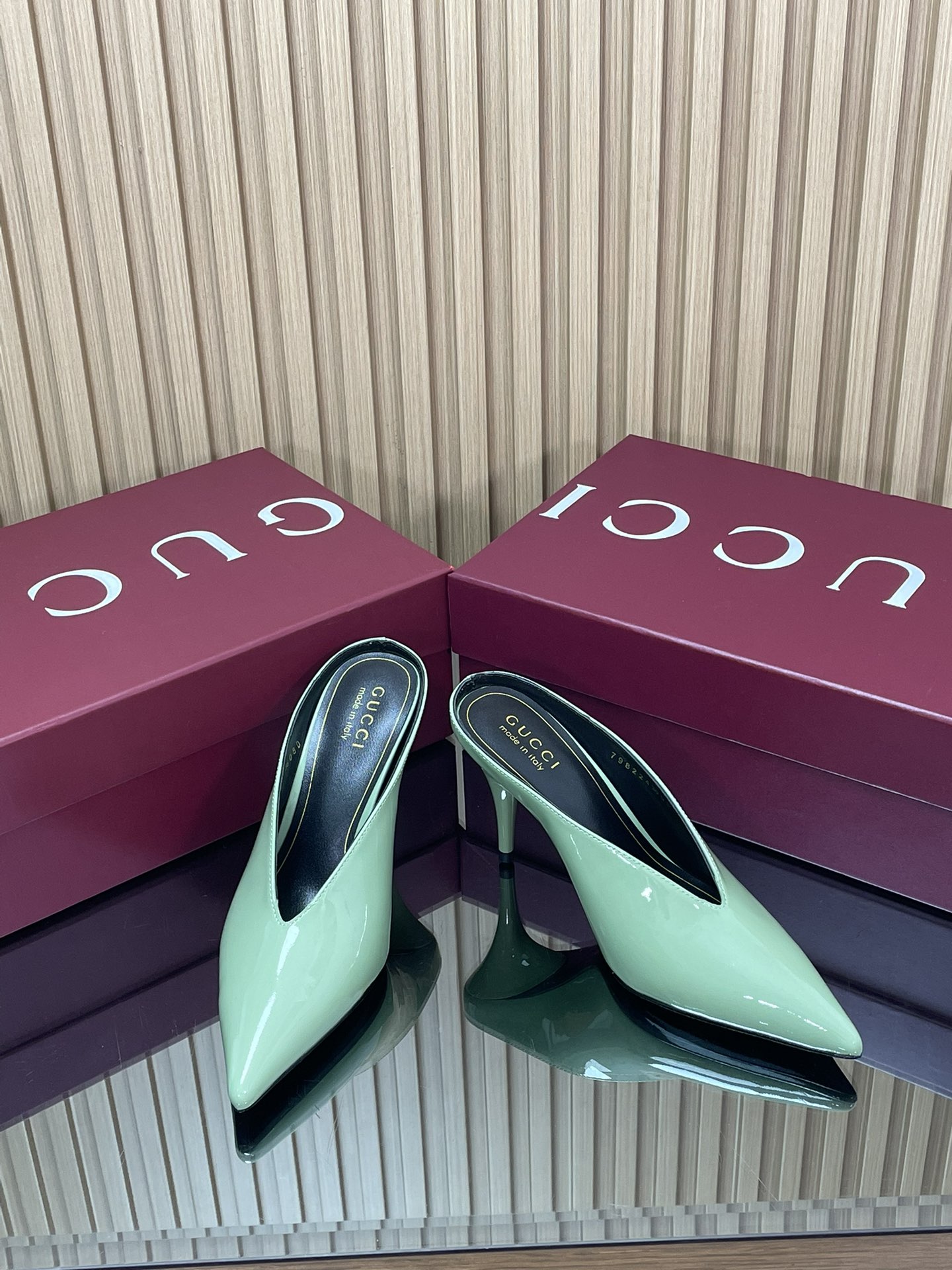 GUCCI グッチ ムートンパンプス 軽量 通勤 ベージュ - 画像 2