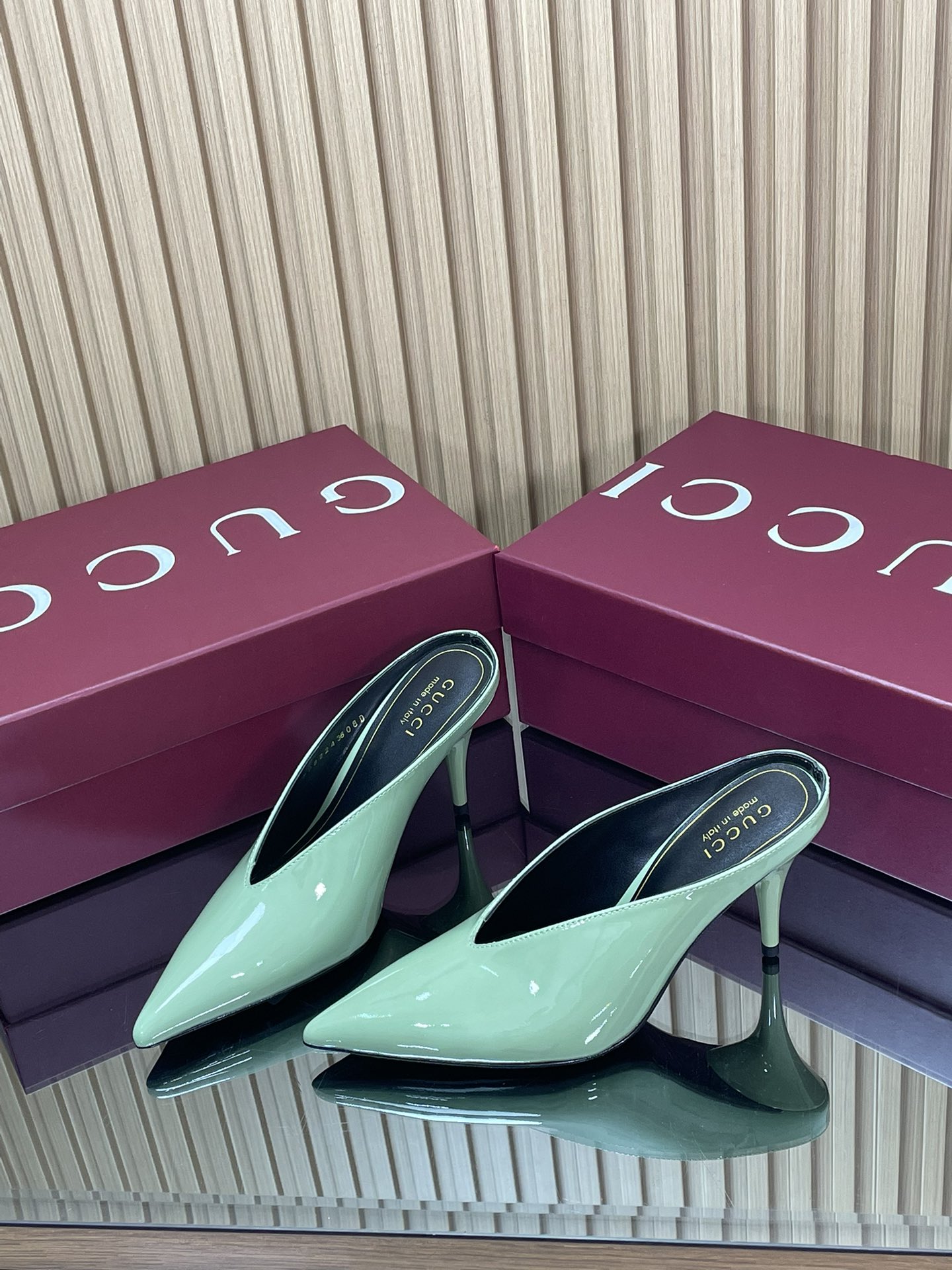 GUCCI グッチ ムートンパンプス 軽量 通勤 ベージュ - 画像 3