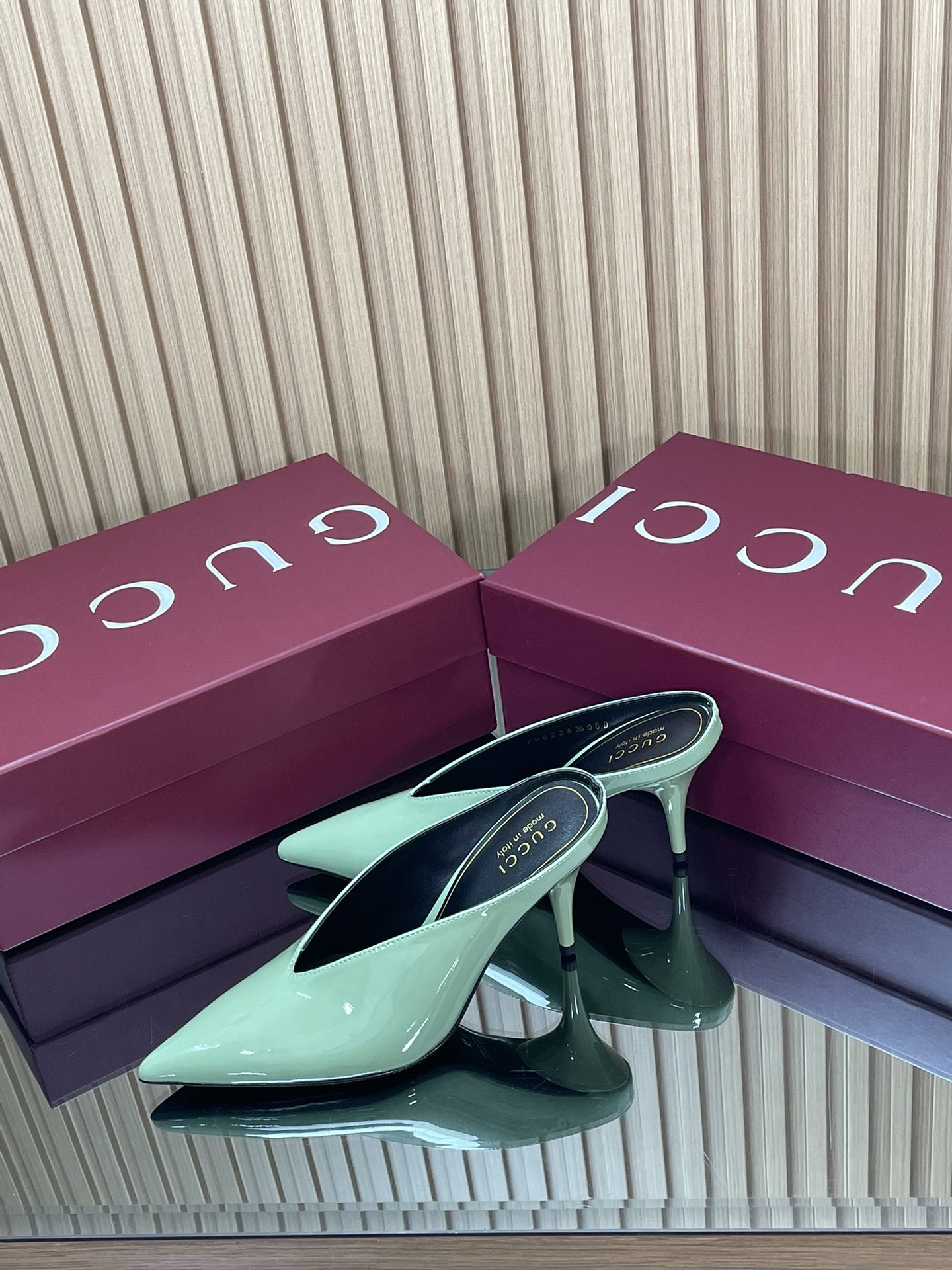 GUCCI グッチ ムートンパンプス 軽量 通勤 ベージュ - 画像 4