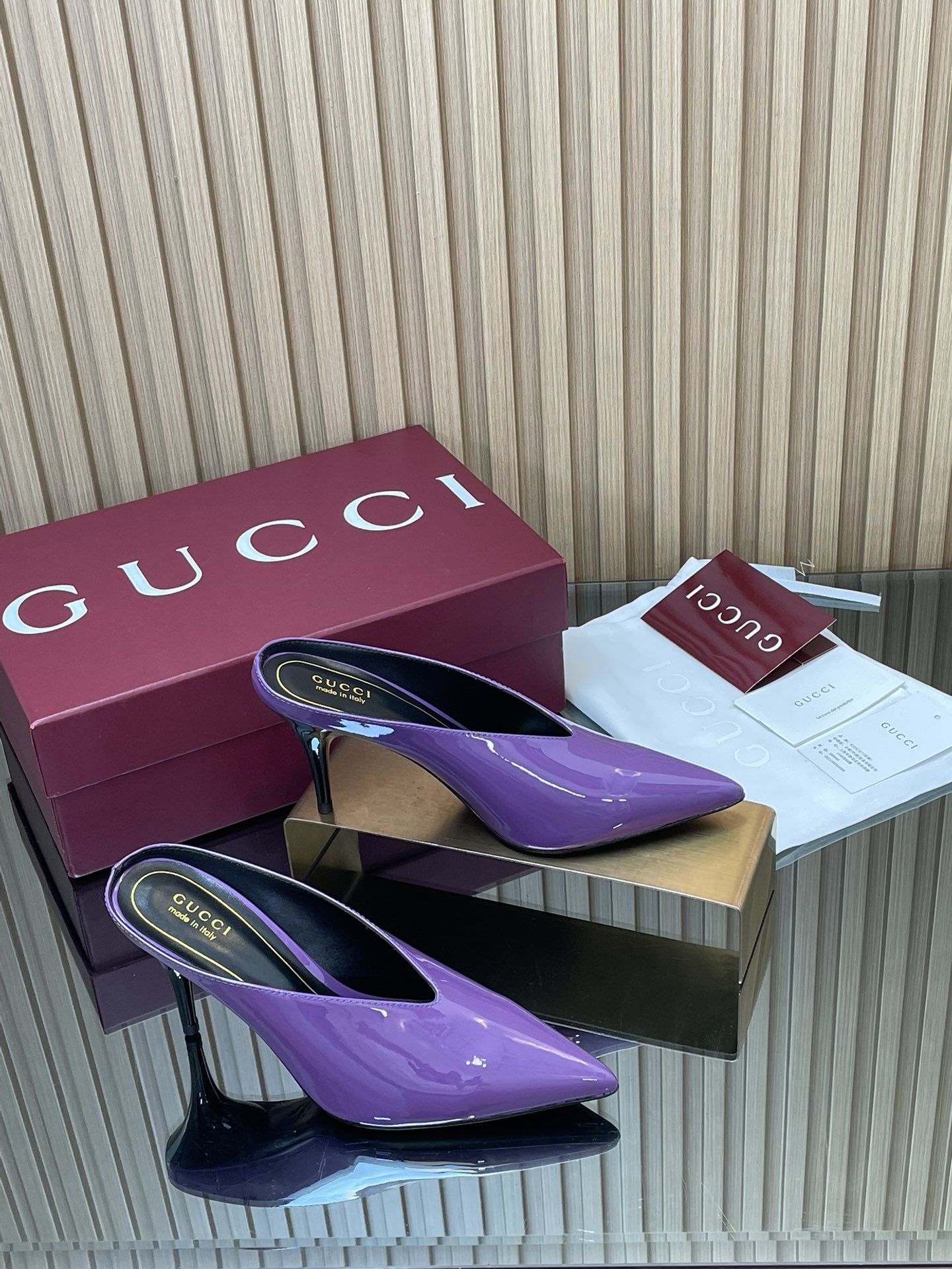 GUCCI グッチ フラットシューズ ポインテッドトゥ ブラック 2色展開