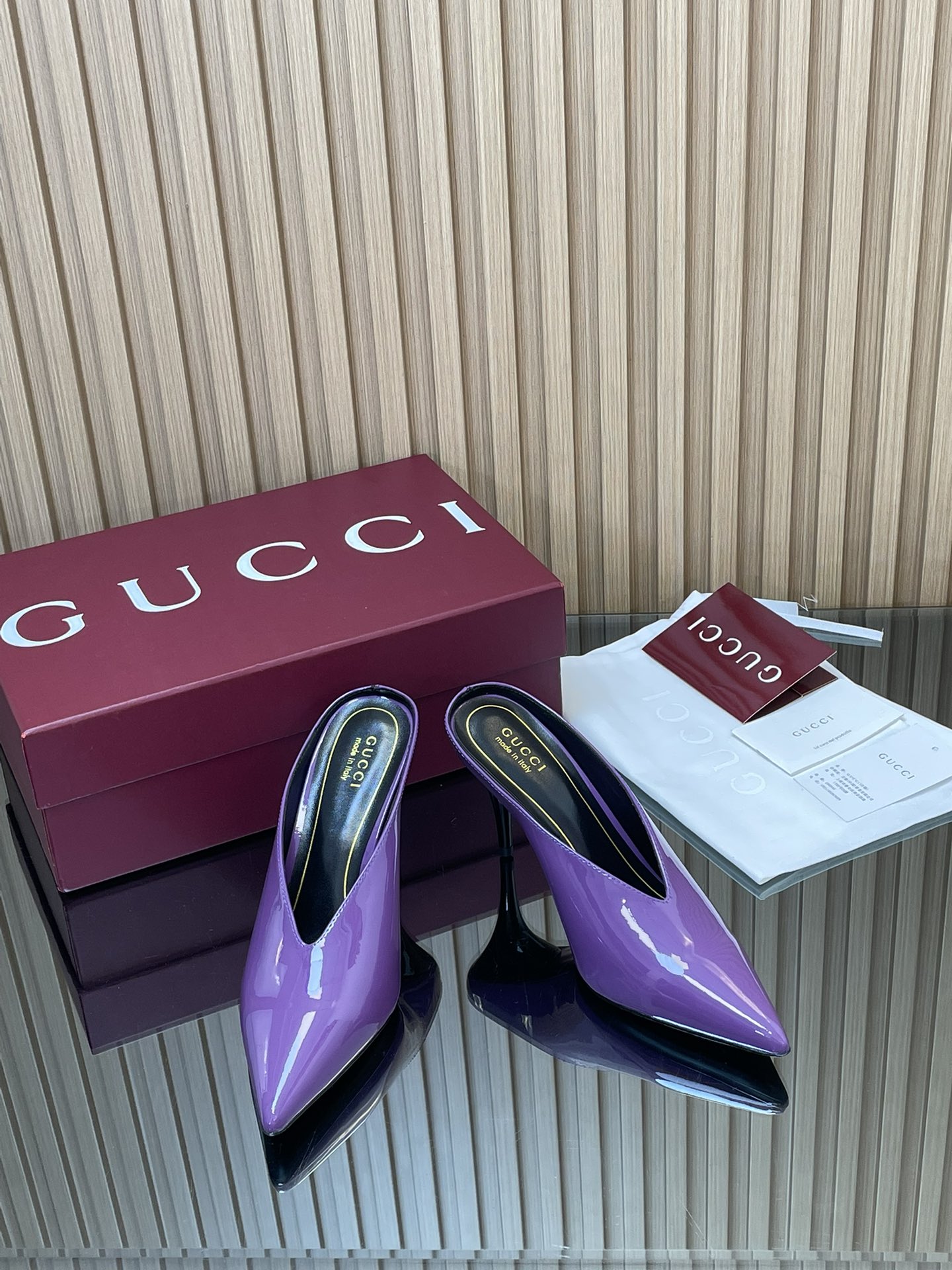 GUCCI グッチ フラットシューズ ポインテッドトゥ ブラック 2色展開 - 画像 2