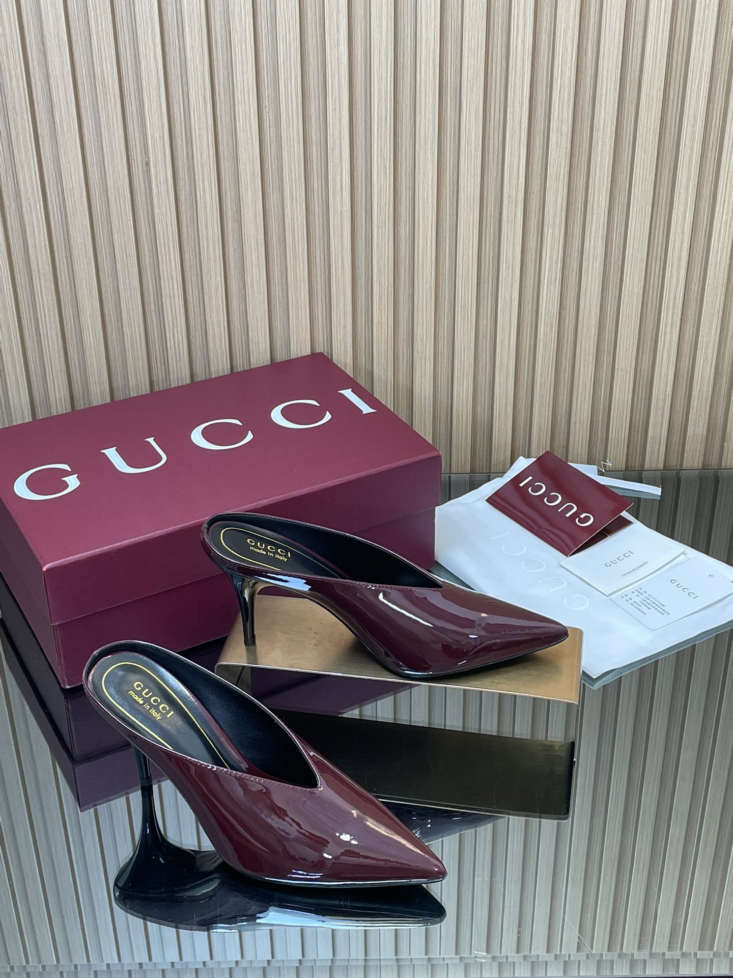 GUCCI グッチ フラットシューズ 本革 軽量 ブラック