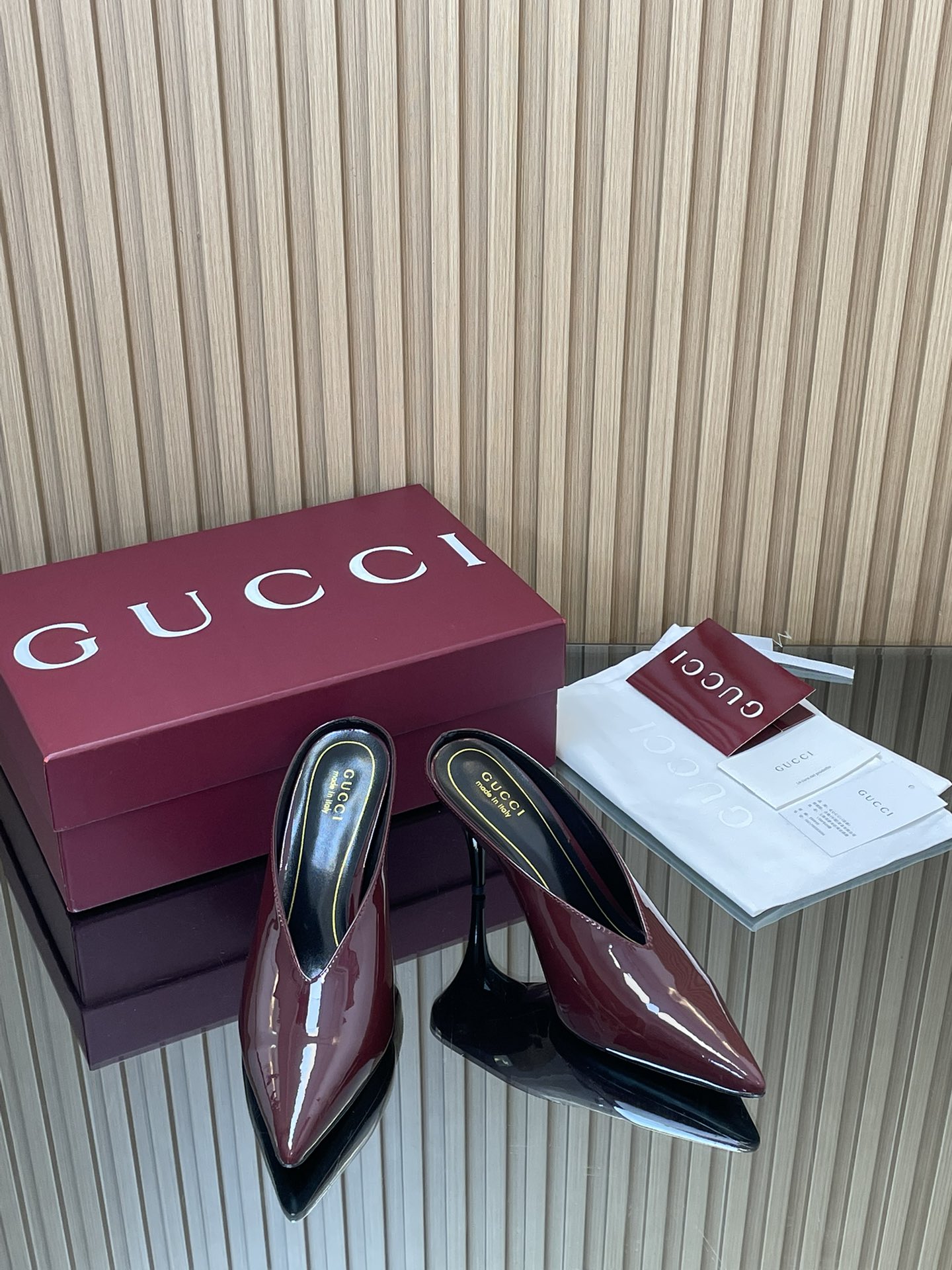 GUCCI グッチ フラットシューズ 本革 軽量 ブラック - 画像 2