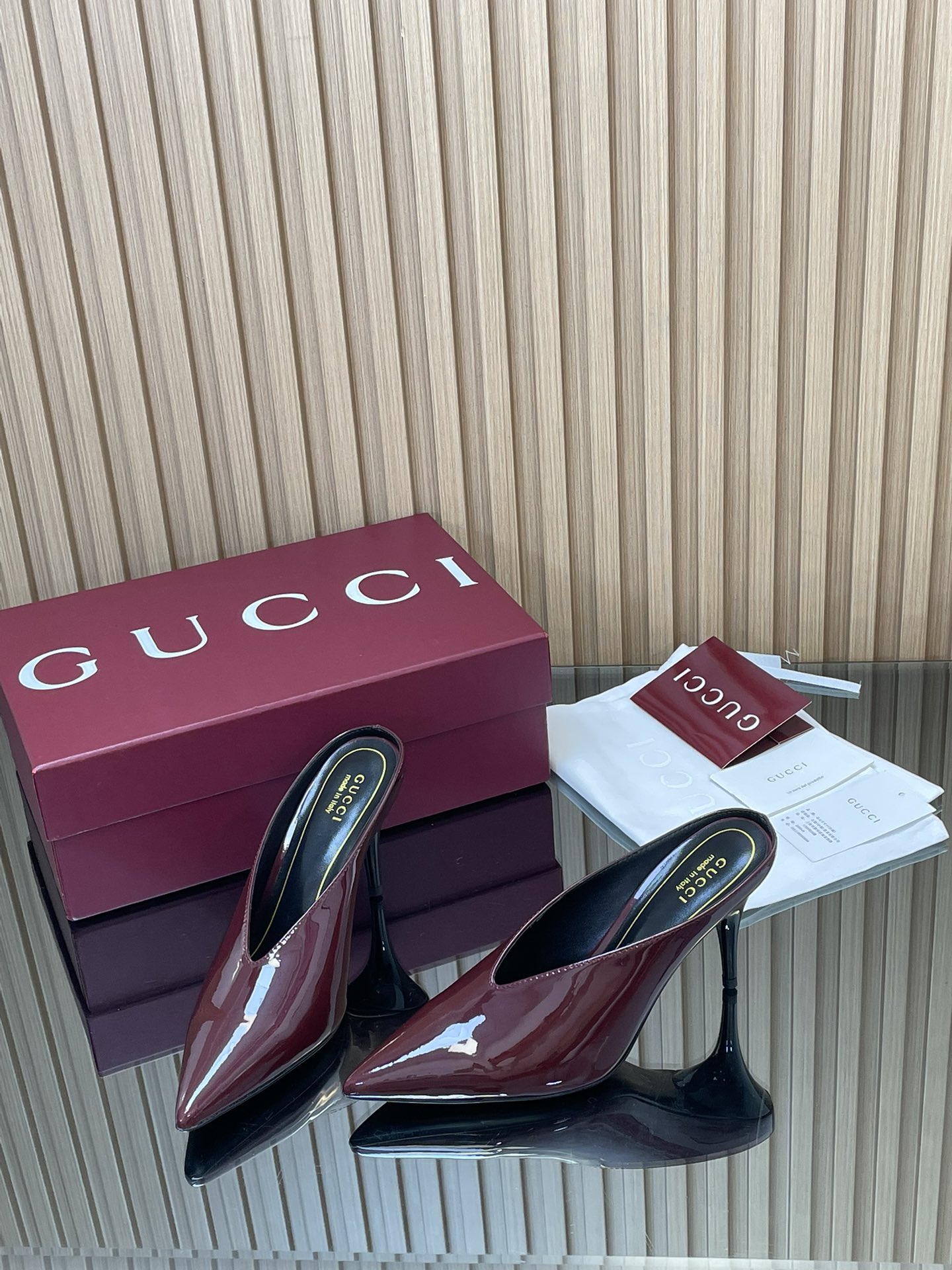 GUCCI グッチ フラットシューズ 本革 軽量 ブラック - 画像 3
