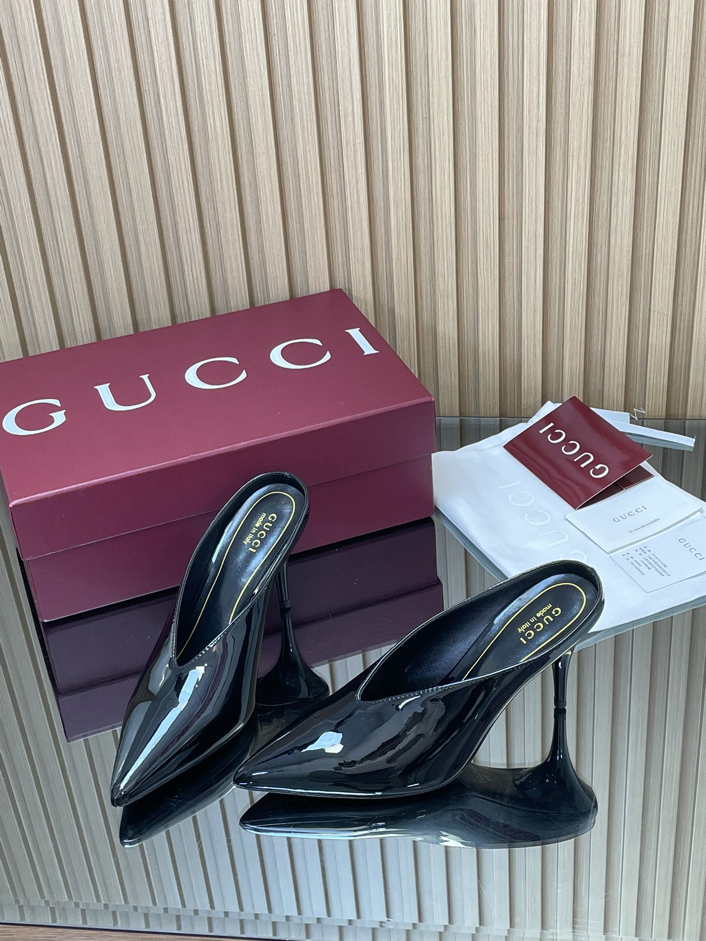 GUCCI グッチ フラットシューズ 本革 ブラック - 画像 3