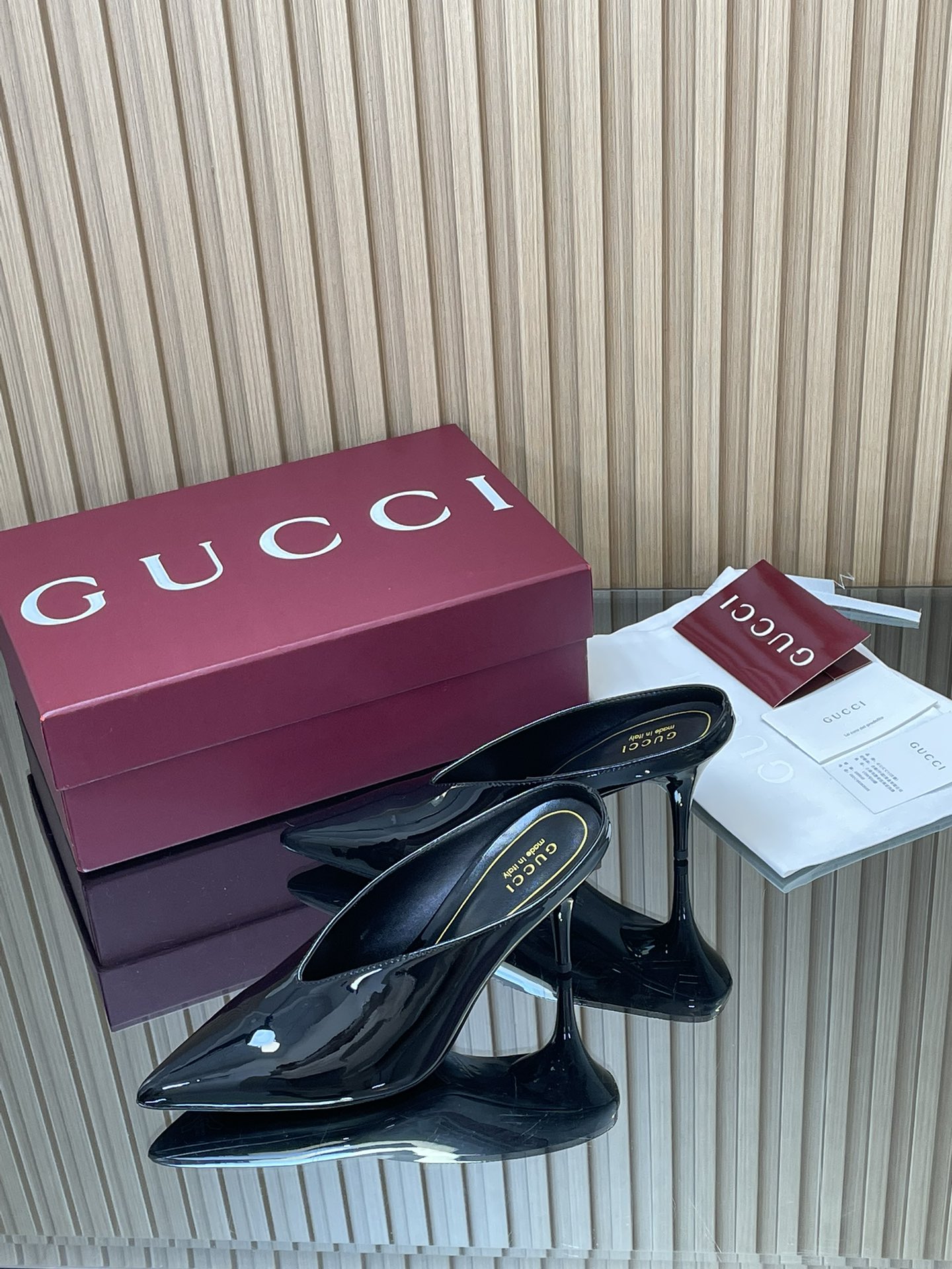 GUCCI グッチ フラットシューズ 本革 ブラック - 画像 4