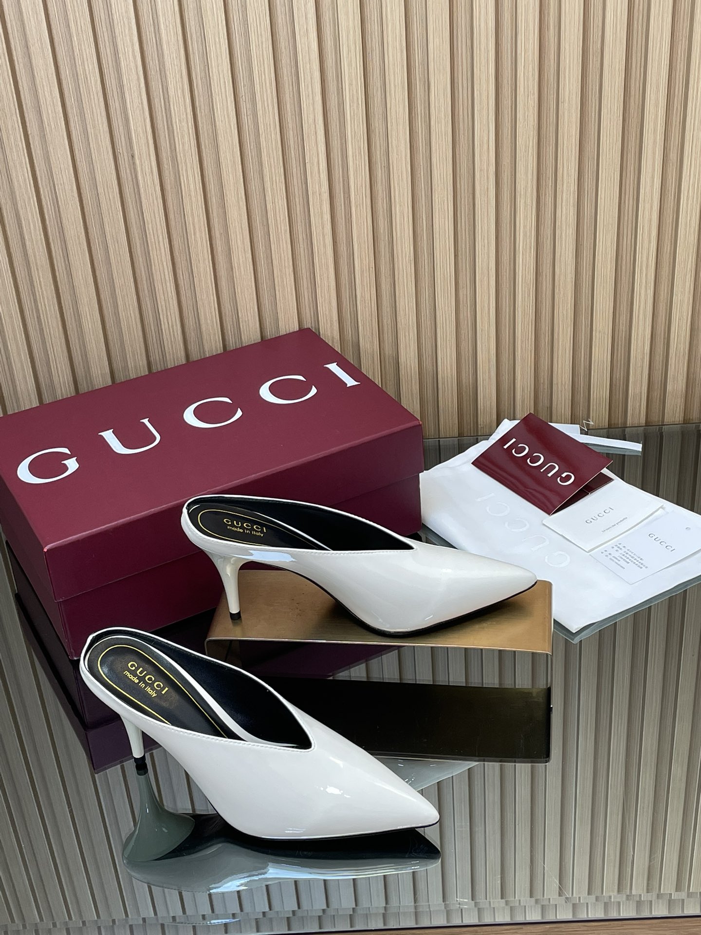 GUCCI グッチ ローファー 本革 ブラック ホワイト 通勤 通学 11.5cm インヒール