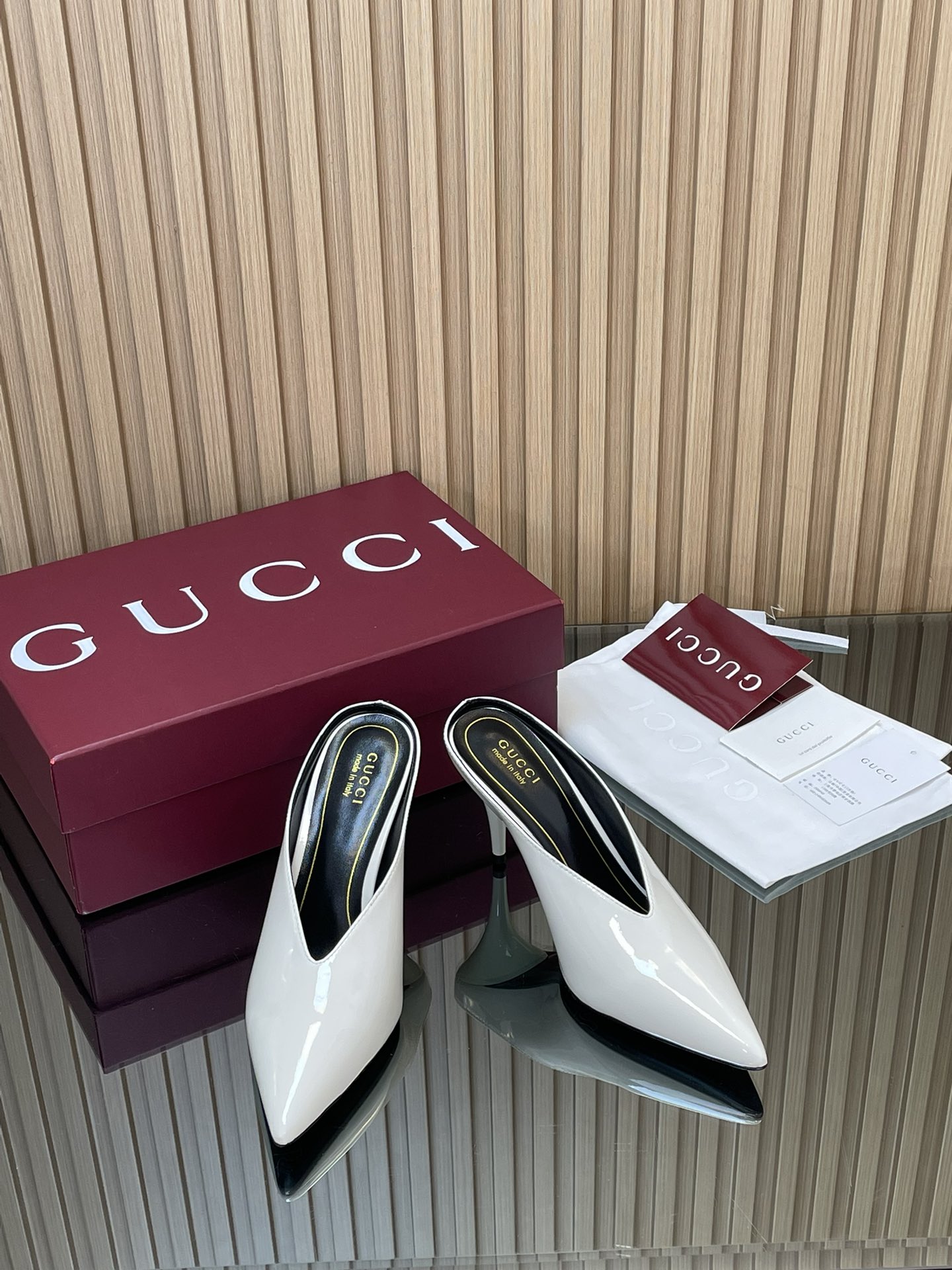 GUCCI グッチ ローファー 本革 ブラック ホワイト 通勤 通学 11.5cm インヒール - 画像 2