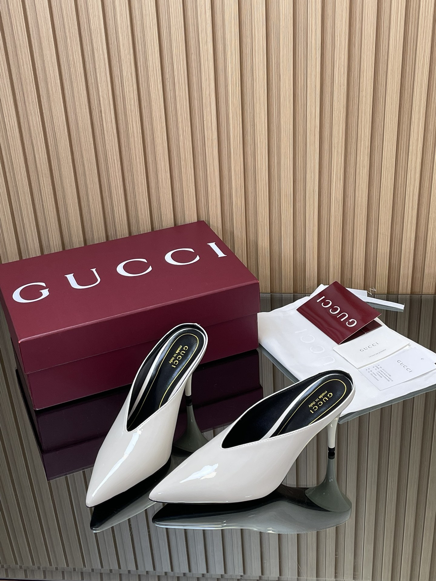 GUCCI グッチ ローファー 本革 ブラック ホワイト 通勤 通学 11.5cm インヒール - 画像 3