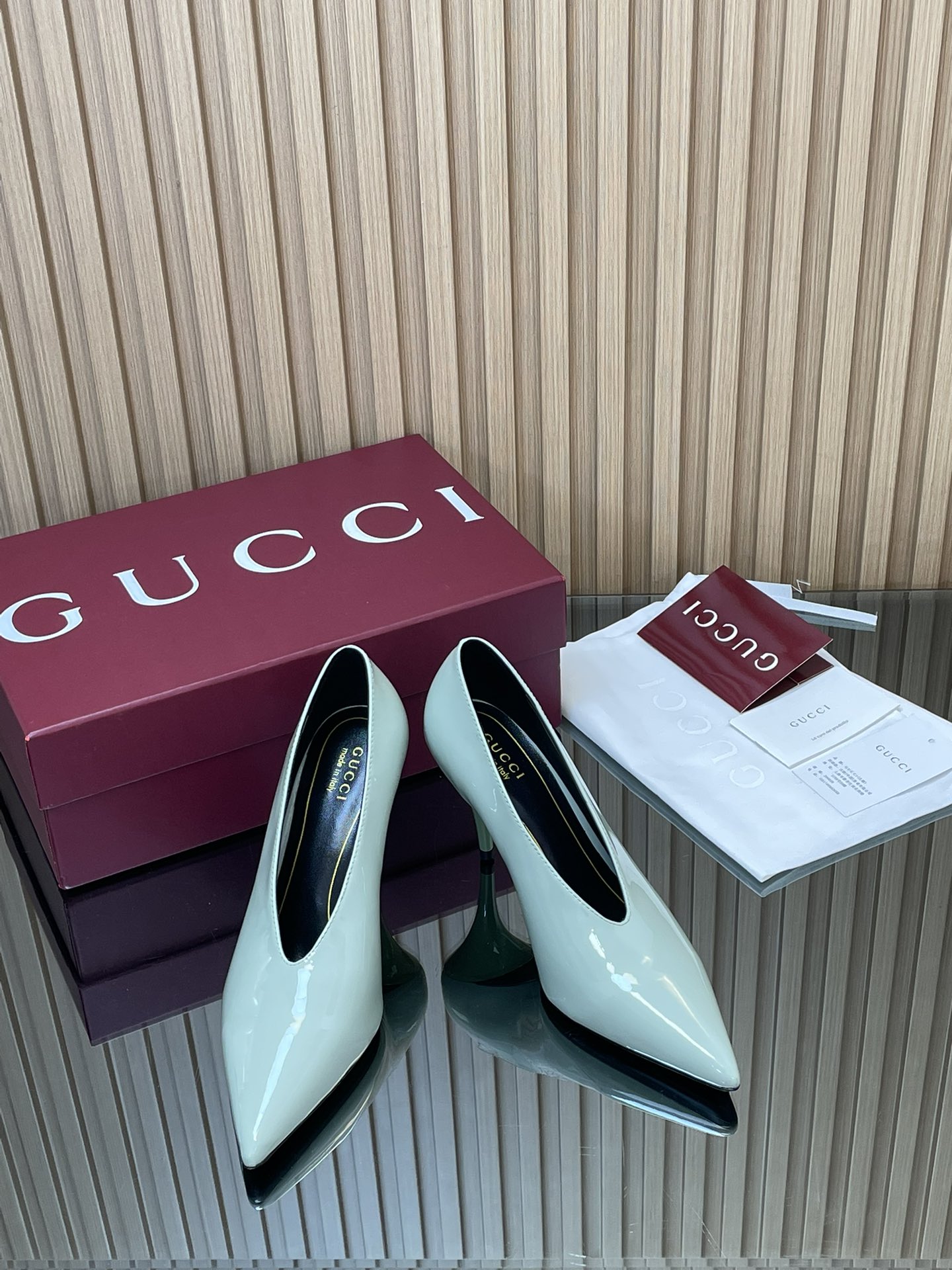 GUCCI グッチ パンプス レースアップ ブラック 10cmヒール 全1色 - 画像 2