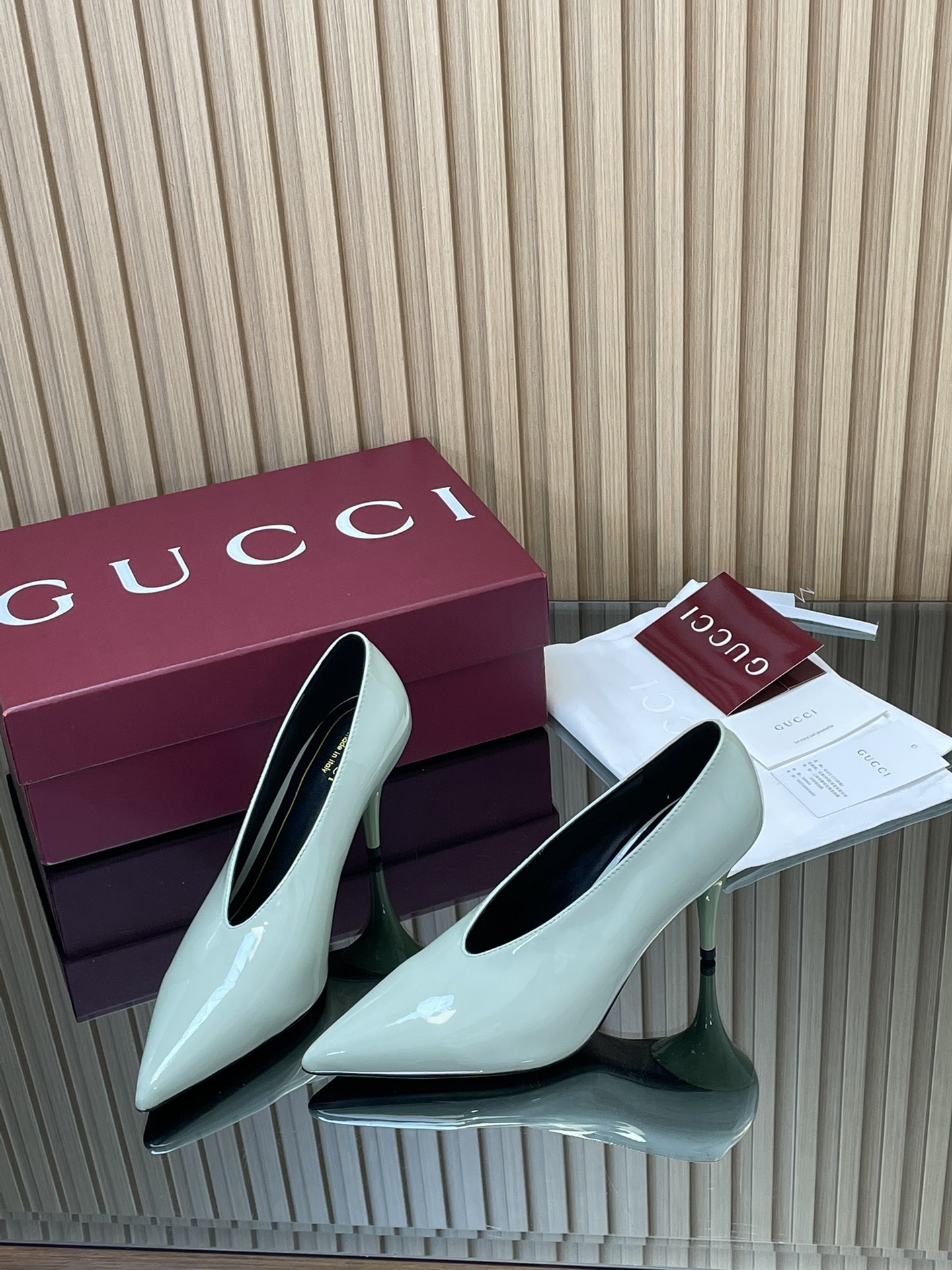 GUCCI グッチ パンプス レースアップ ブラック 10cmヒール 全1色 - 画像 3