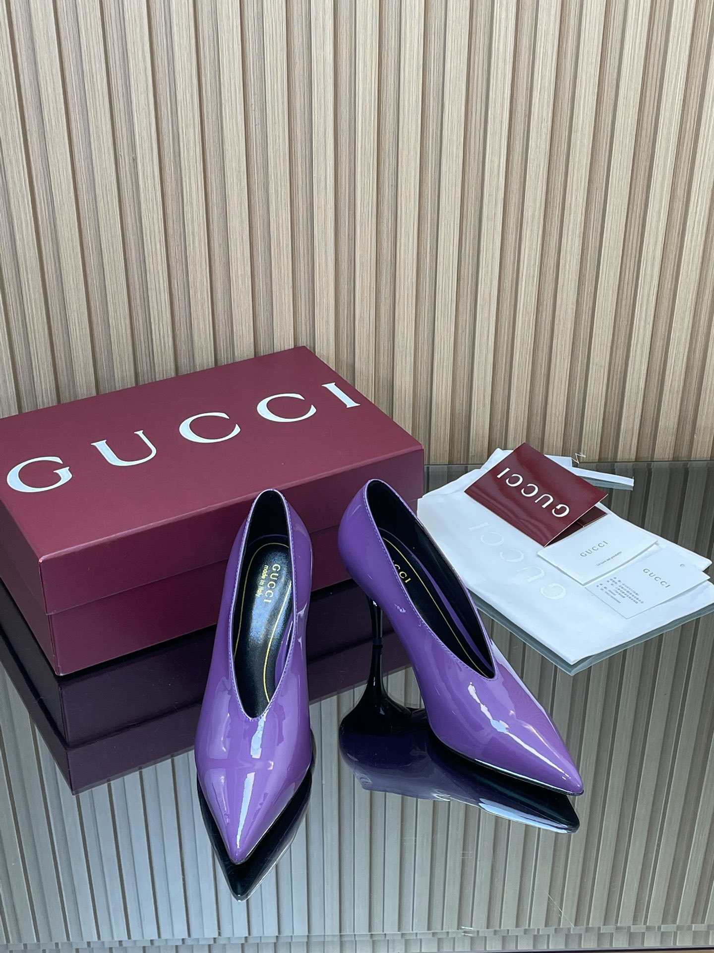GUCCI グッチ パンプス 本革 ポインテッドトゥ 黒ヒール パープル - 画像 2