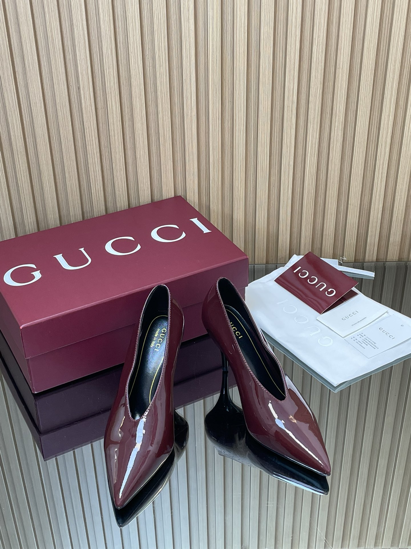 GUCCI グッチ ピンヒールパンプス 本革 通勤 プレーン ブラック - 画像 2