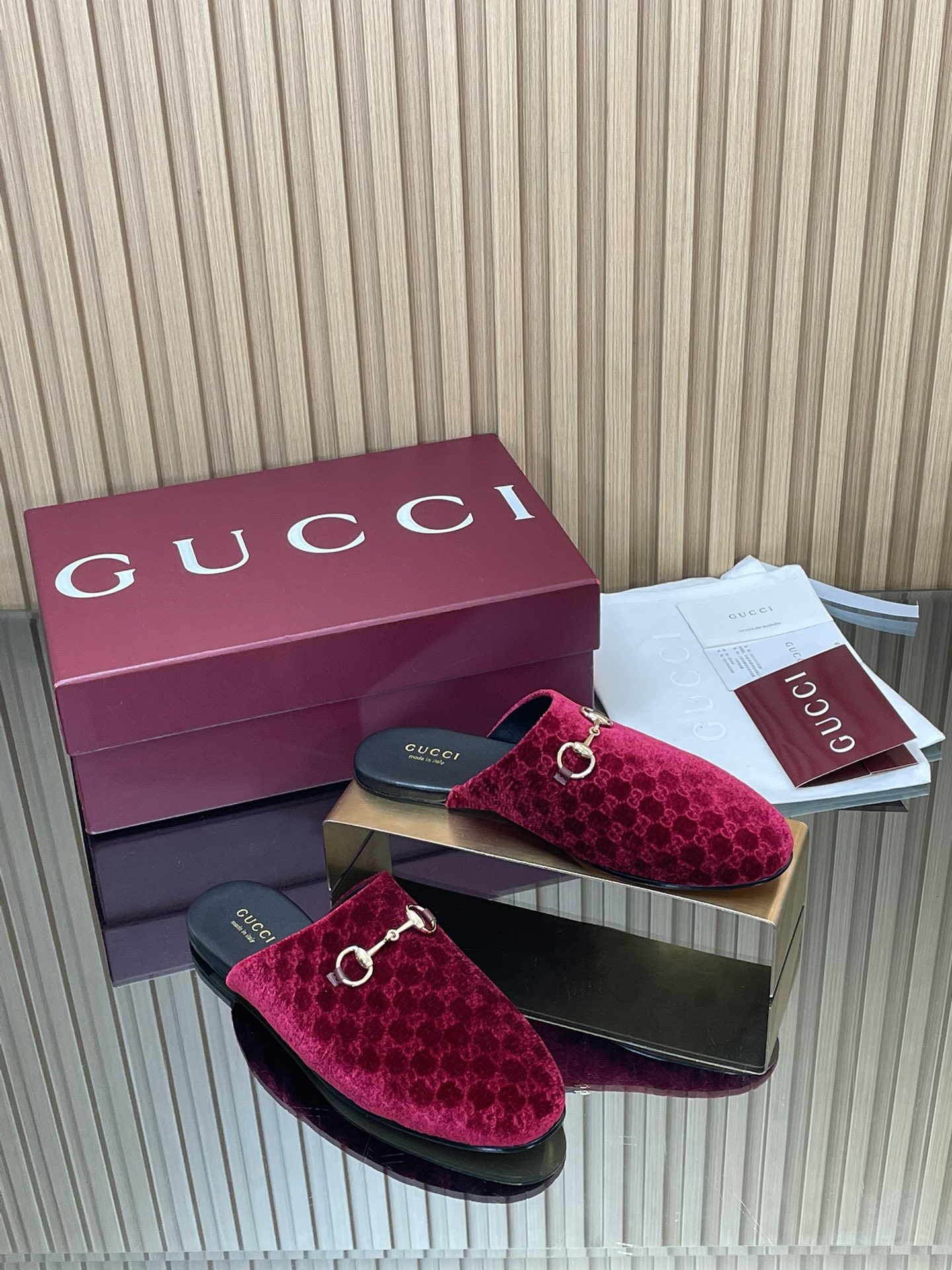 GUCCI グッチ フラットシューズ 本革 メンズ レディース レッド 全1色 - 画像 2