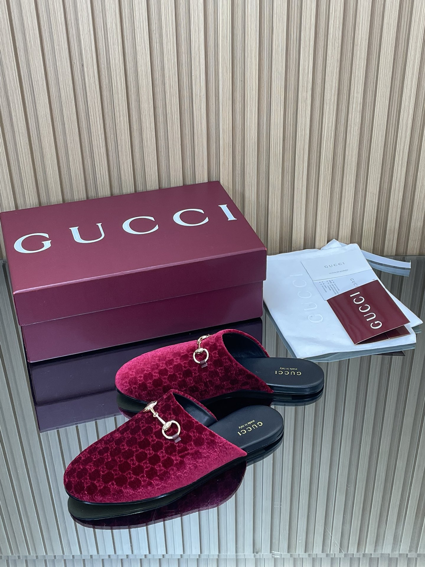 GUCCI グッチ フラットシューズ 本革 メンズ レディース レッド 全1色 - 画像 4