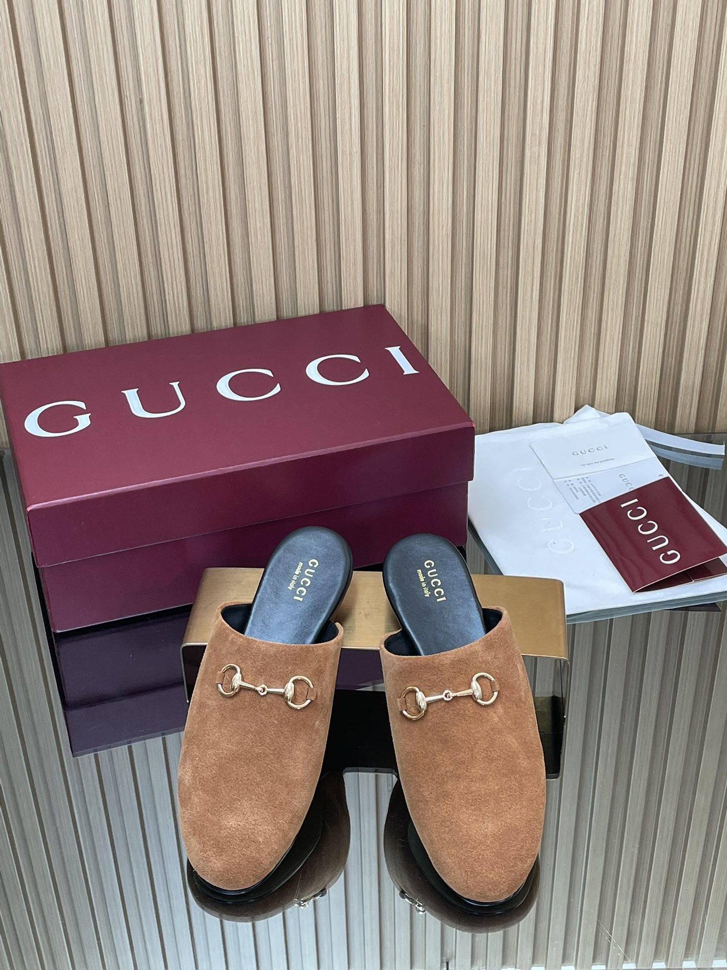 GUCCI グッチ フラットシューズ 本革 通勤 ベージュ