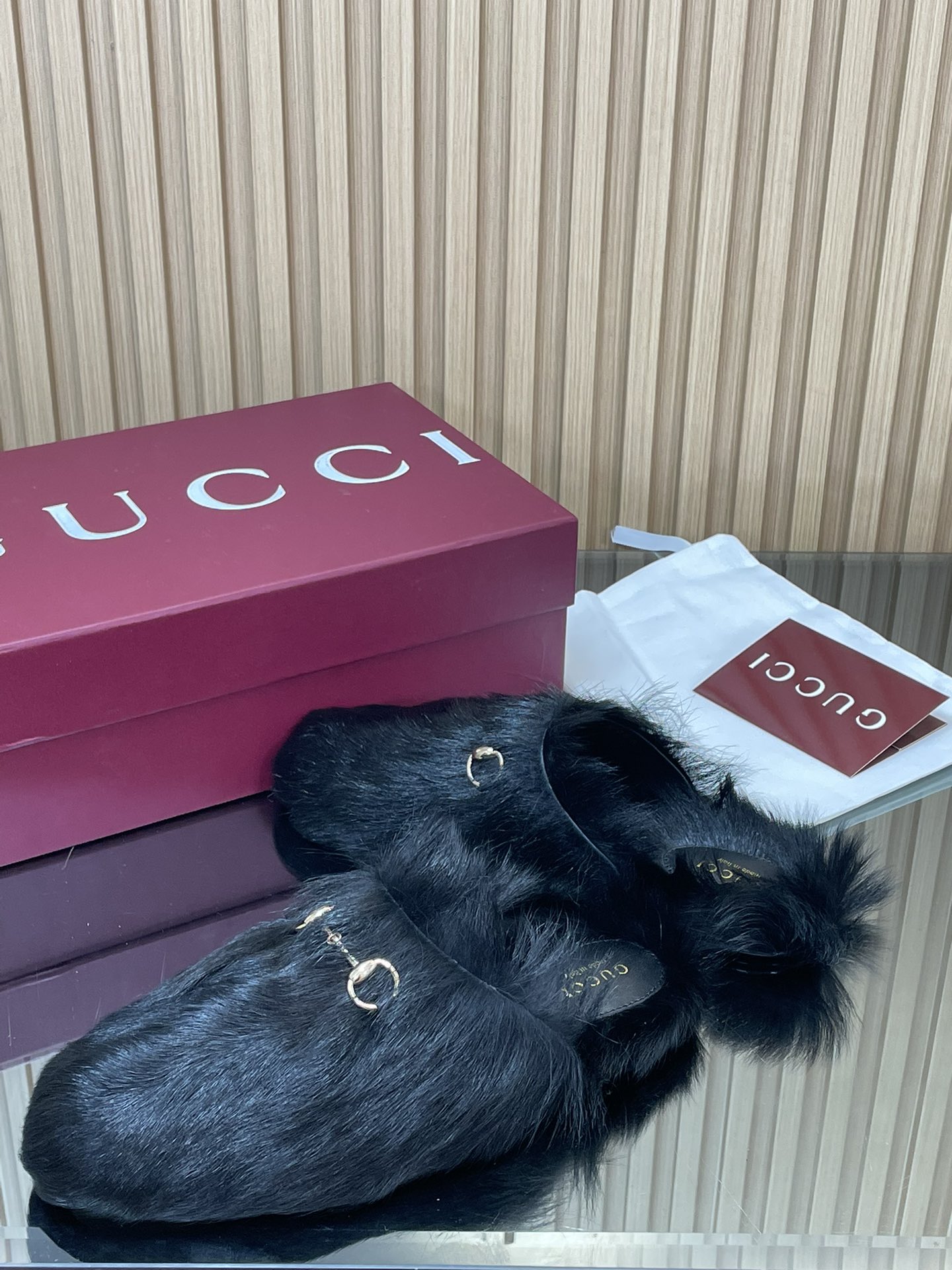 GUCCI グッチ ファークロッグス 本革 ファー ブラック - 画像 4