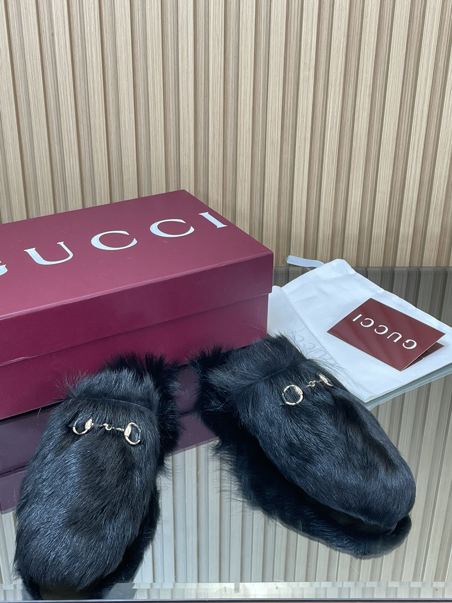 GUCCI グッチ ファークロッグス 本革 ファー ブラック - 画像 6