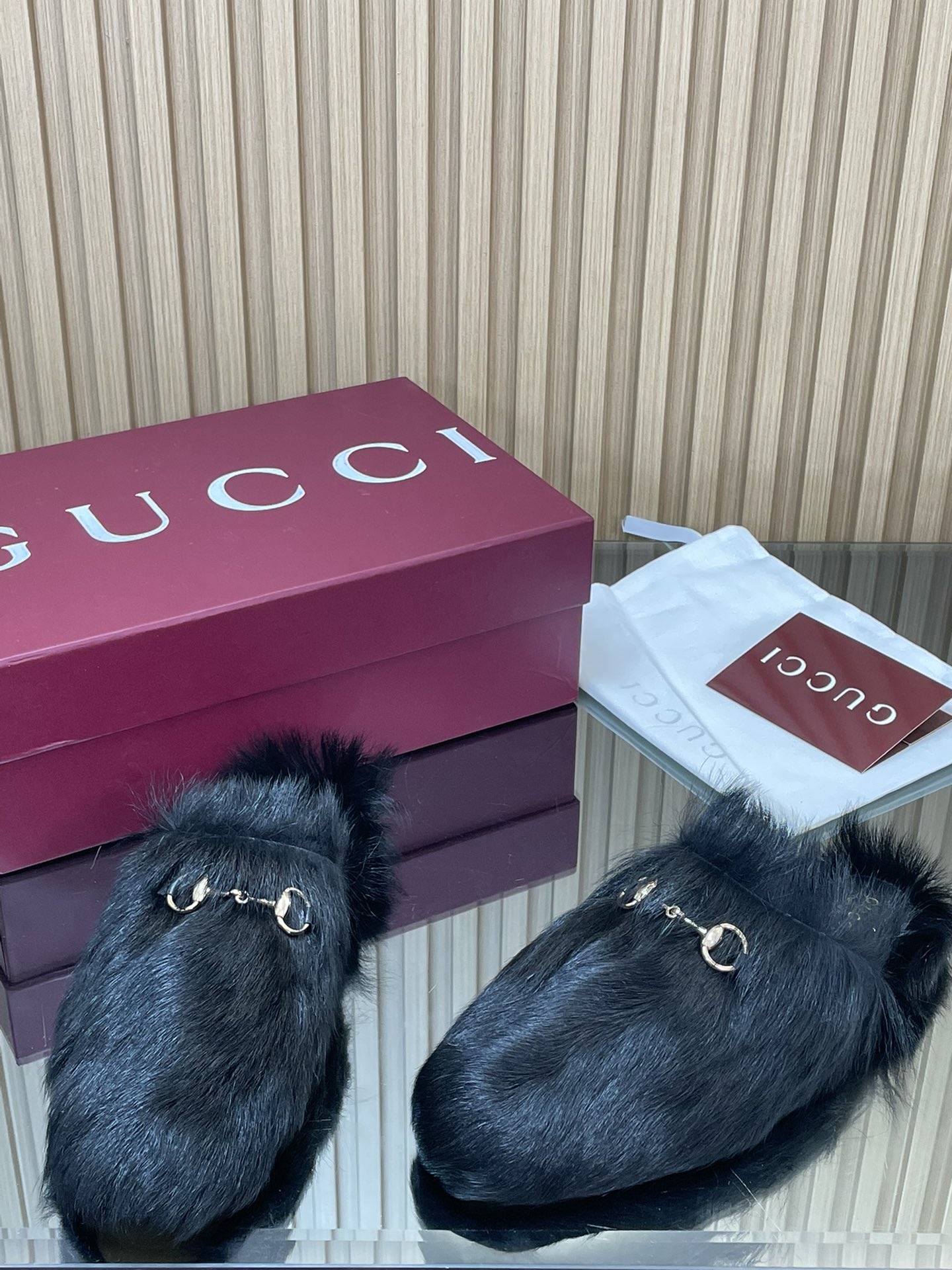 GUCCI グッチ ファークロッグス 本革 ファー ブラック - 画像 7