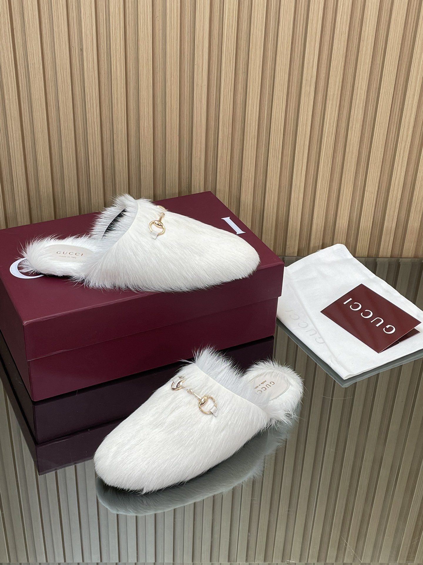 GUCCI グッチ フラットシューズ 本革 通勤 ブラック