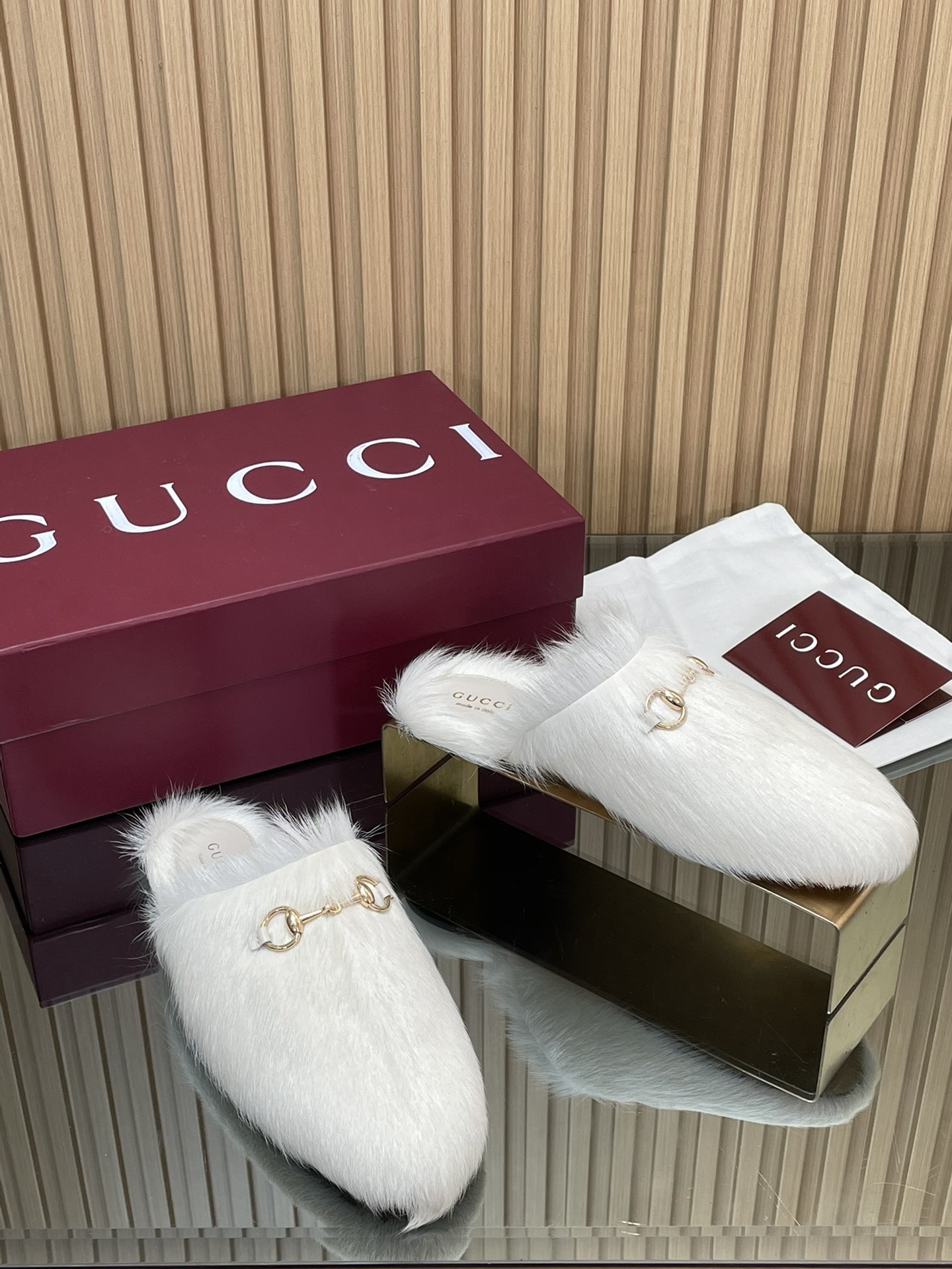 GUCCI グッチ フラットシューズ 本革 通勤 ブラック - 画像 3