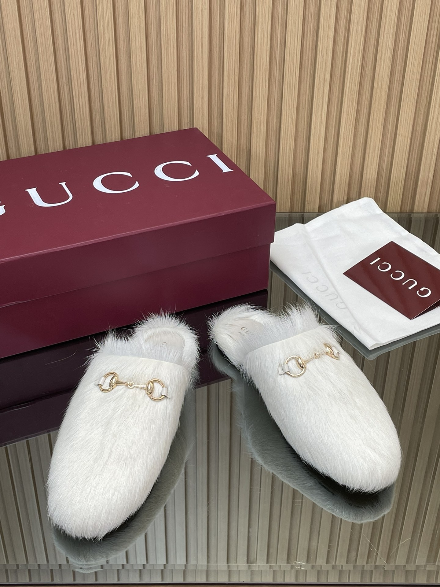GUCCI グッチ フラットシューズ 本革 通勤 ブラック - 画像 4