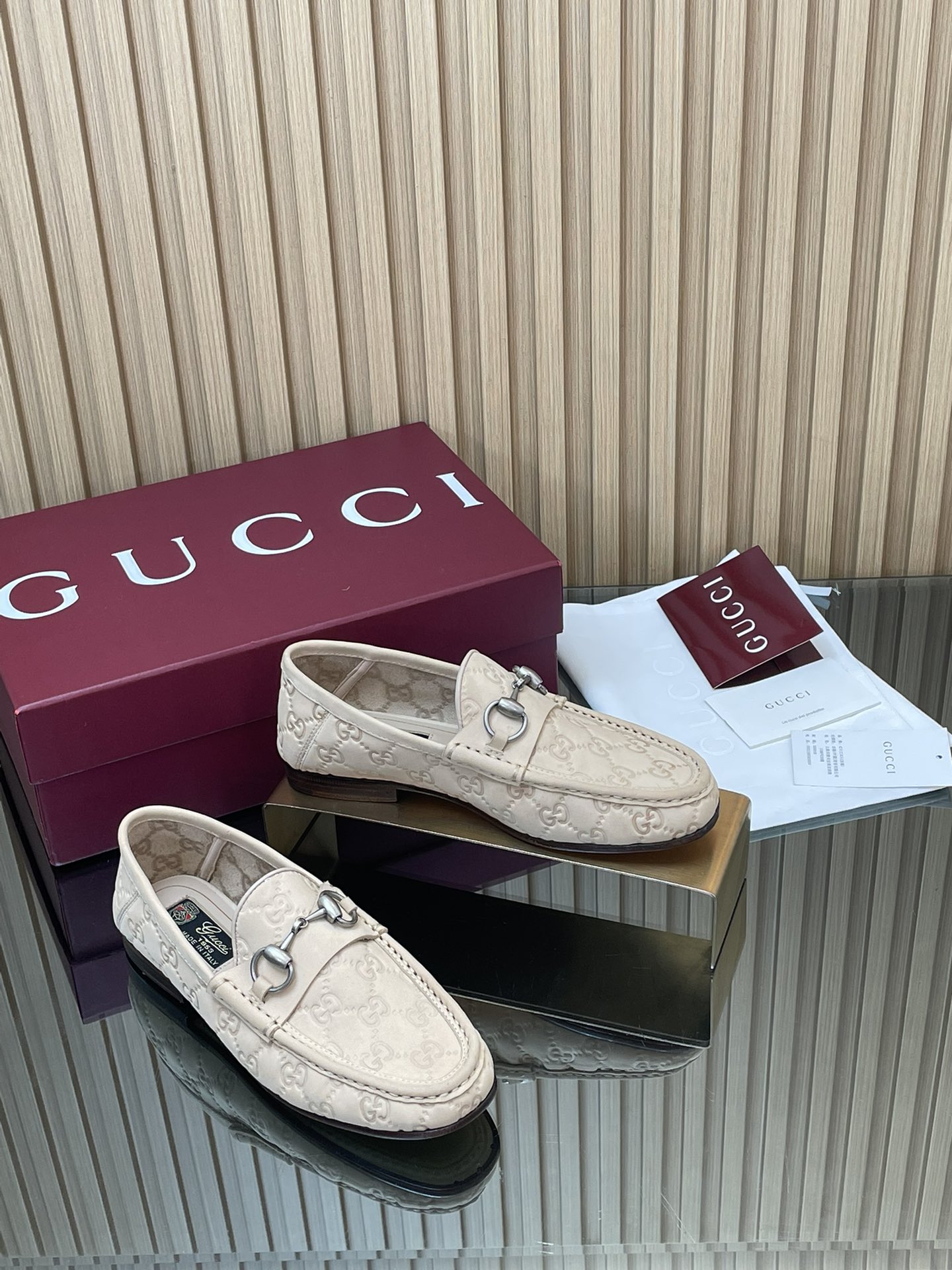 GUCCI グッチ ローファー フラットシューズ ベージュ - 画像 2