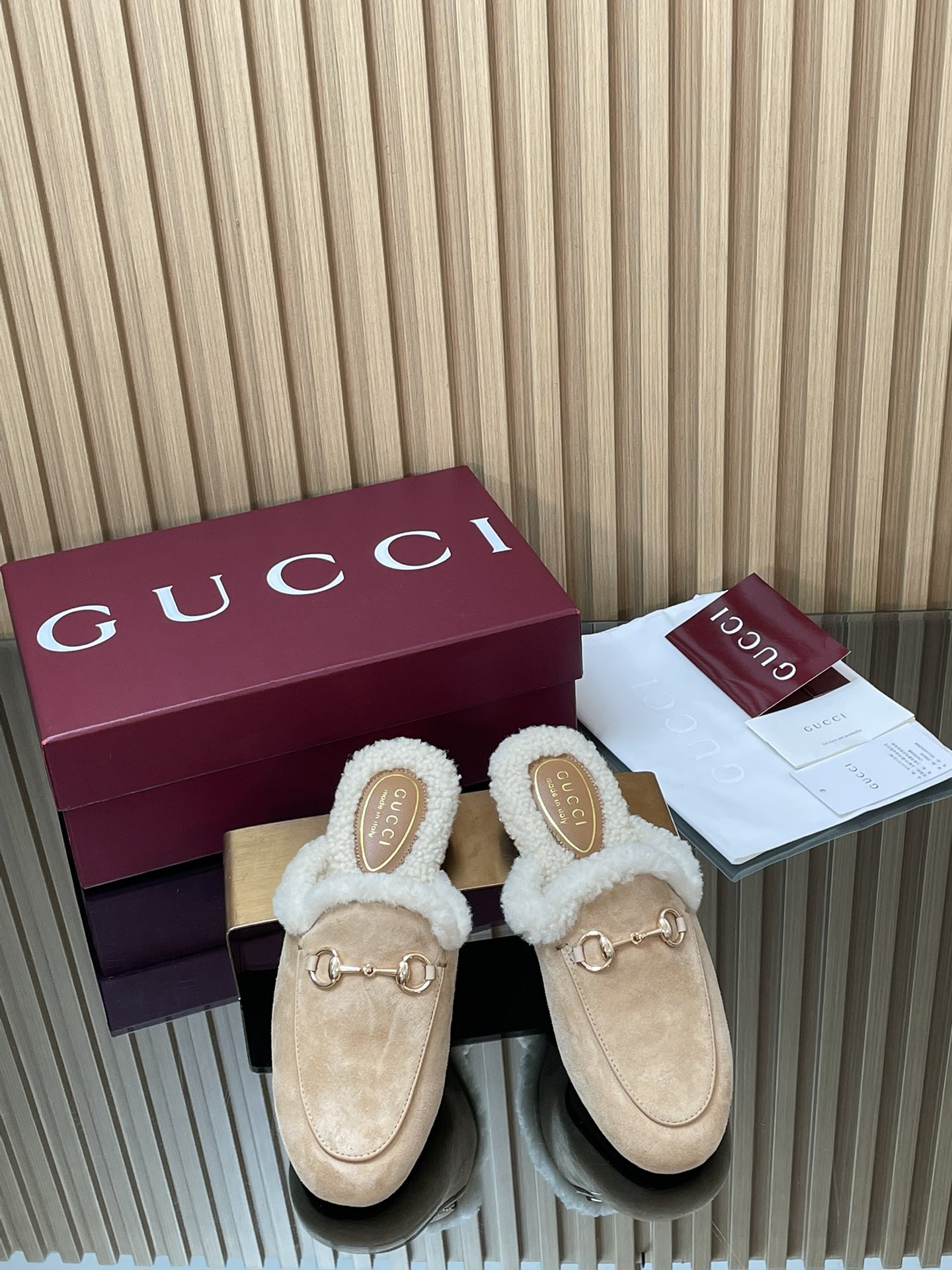GUCCI グッチ フラットシューズ 本革 軽量 ベージュ