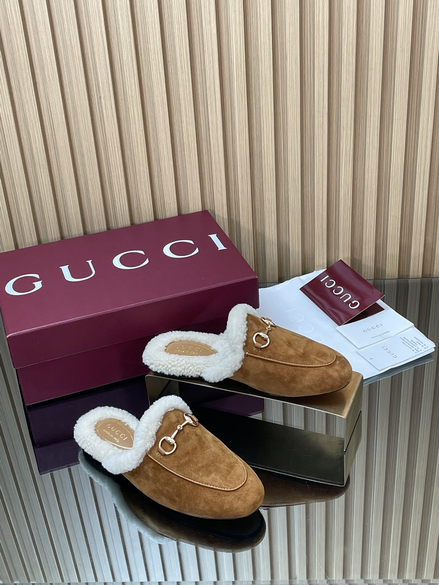 GUCCI グッチ フラットシューズ 本革 軽量 ブラック ベージュ 全2色 - 画像 2