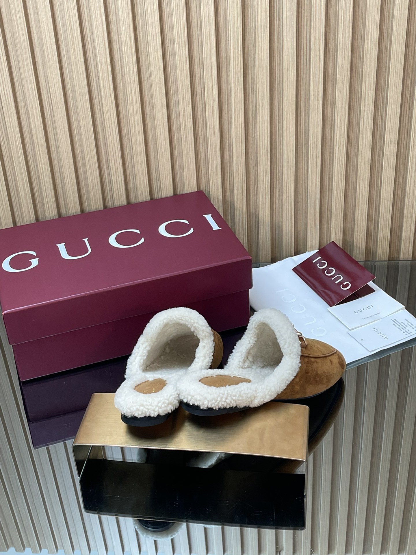 GUCCI グッチ フラットシューズ 本革 軽量 ブラック ベージュ 全2色 - 画像 5