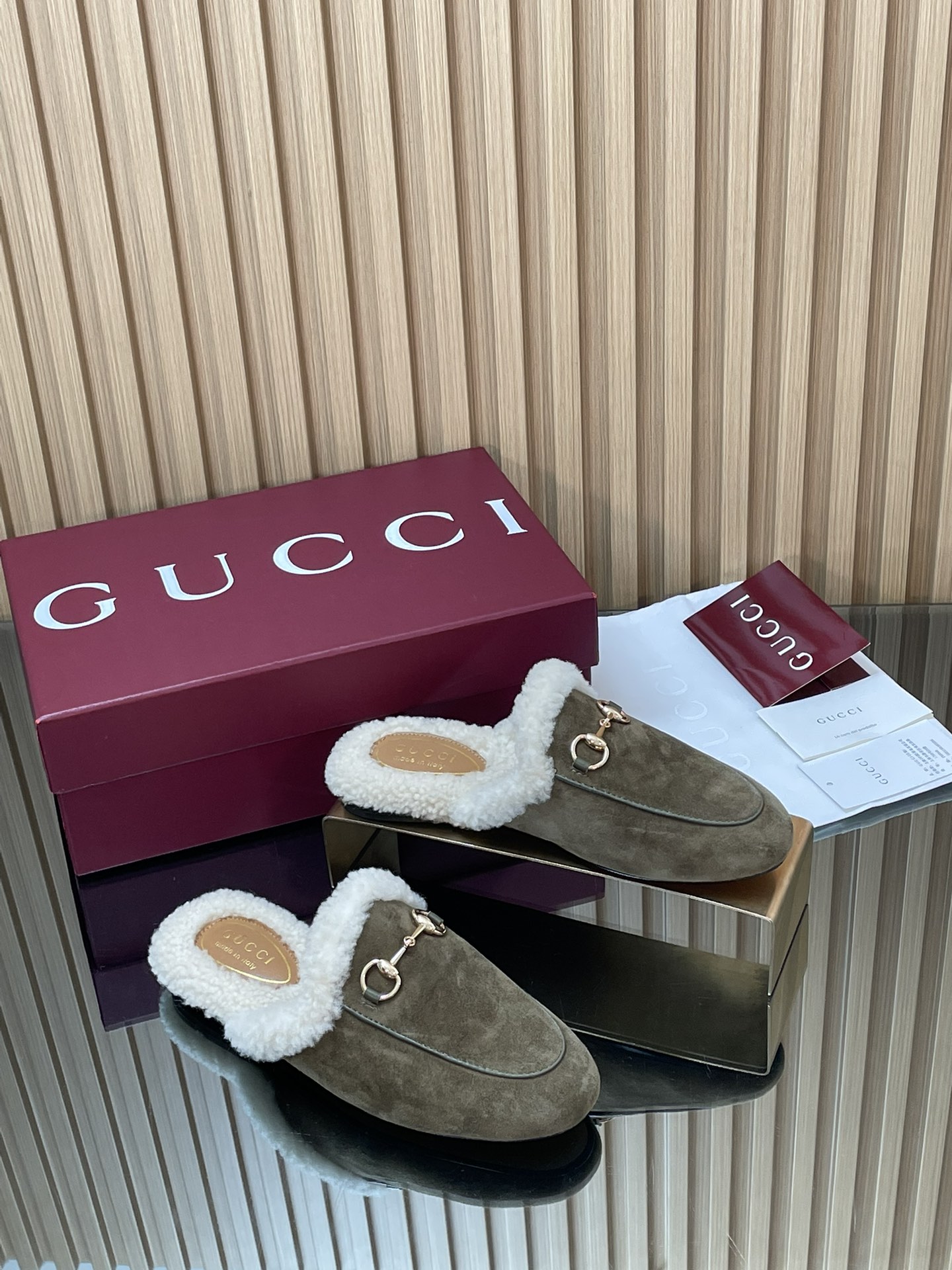 GUCCI グッチ フラットシューズ 本革 軽量 ブラック - 画像 2