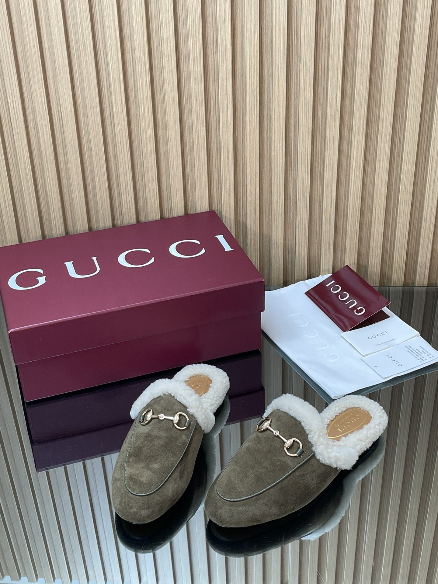 GUCCI グッチ フラットシューズ 本革 軽量 ブラック - 画像 3