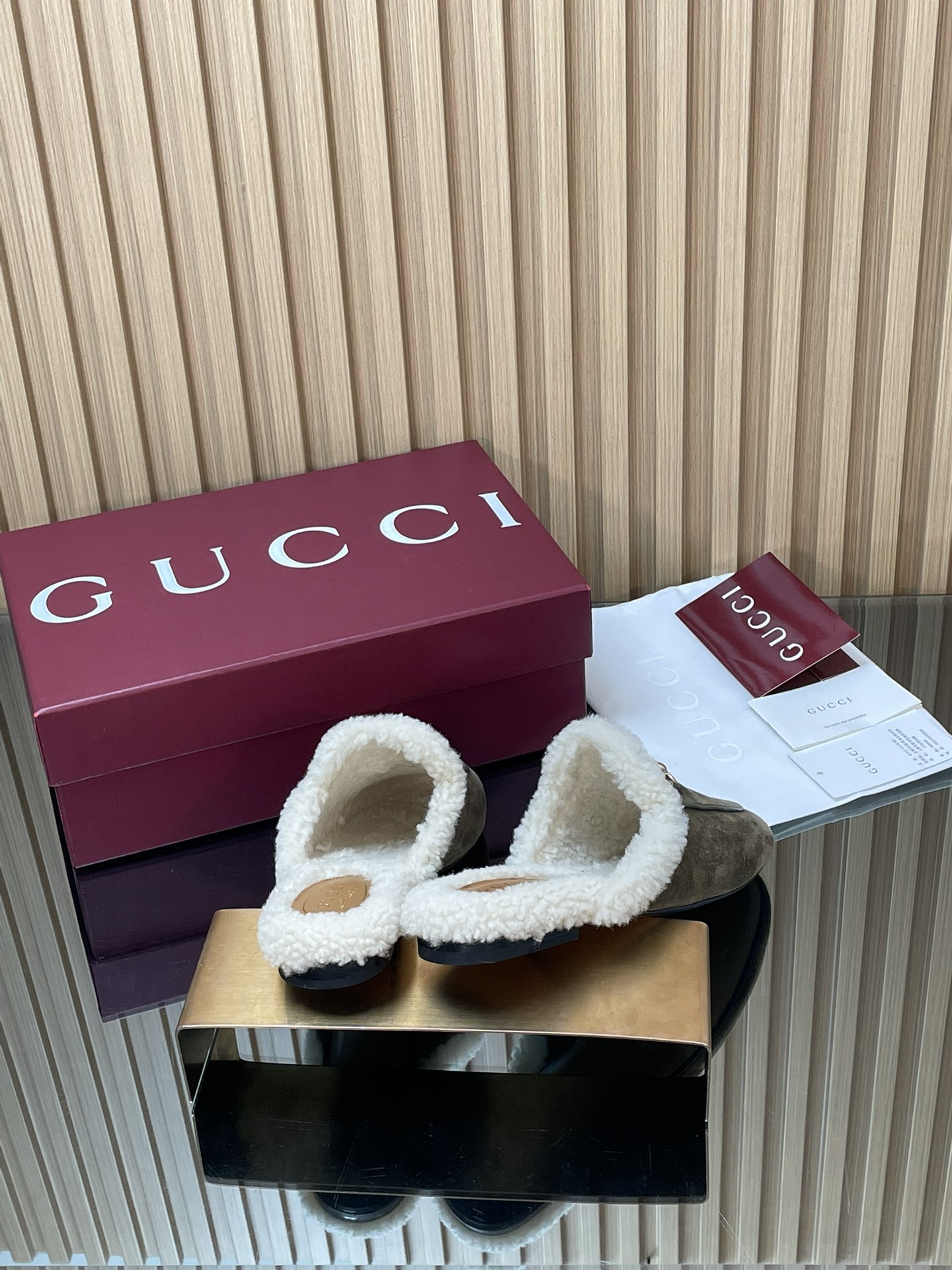 GUCCI グッチ フラットシューズ 本革 軽量 ブラック - 画像 5